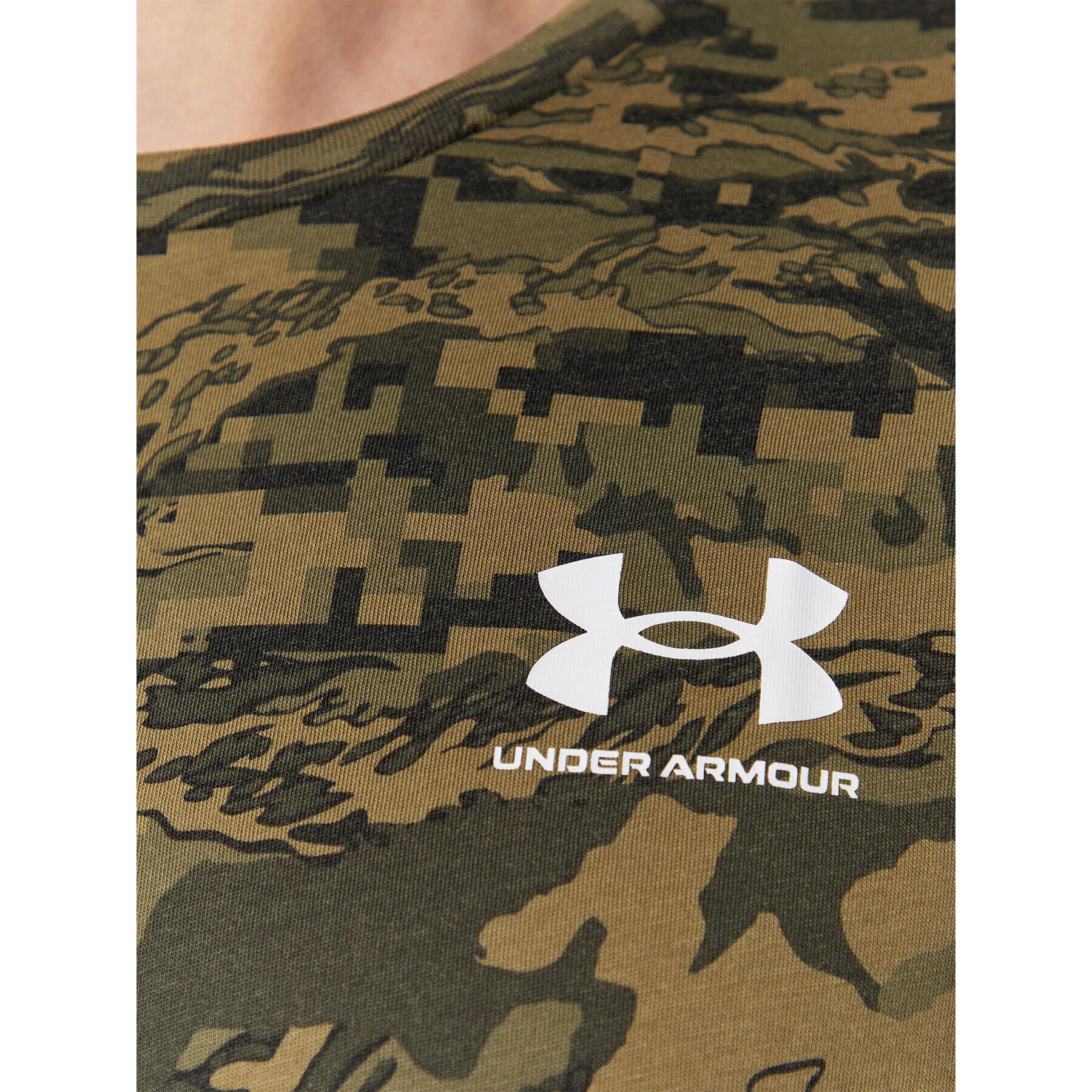 Under Armour Тишърт 1357727 Каки Loose Fit - Pepit.bg