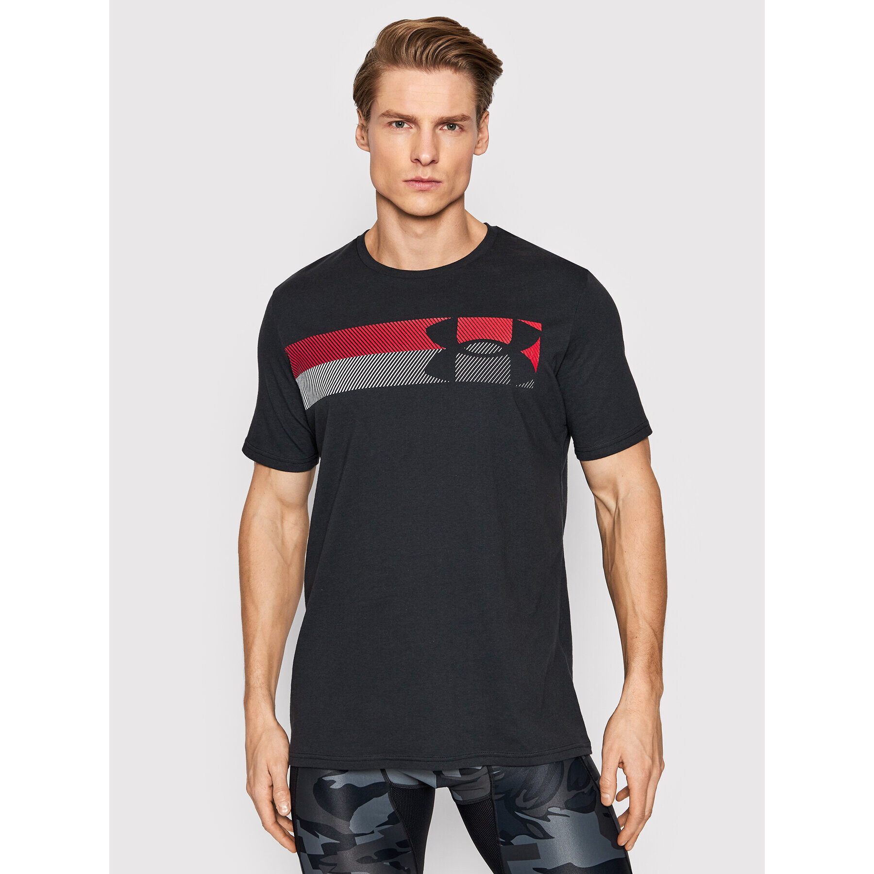 Under Armour Тишърт Fast Left Chest 1370518 Черен Loose Fit - Pepit.bg