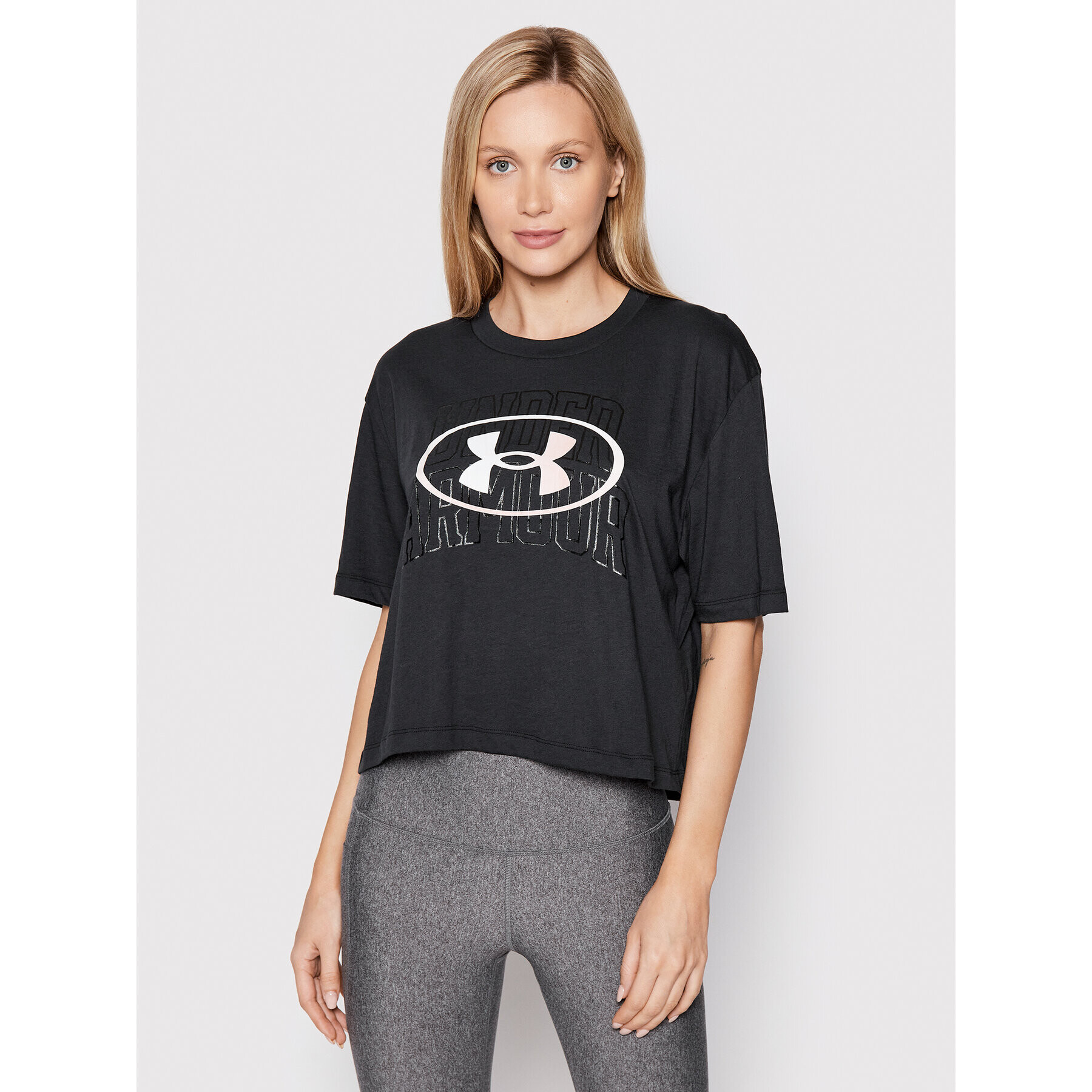 Under Armour Тишърт Live Novelty 1369881 Черен Loose Fit - Pepit.bg