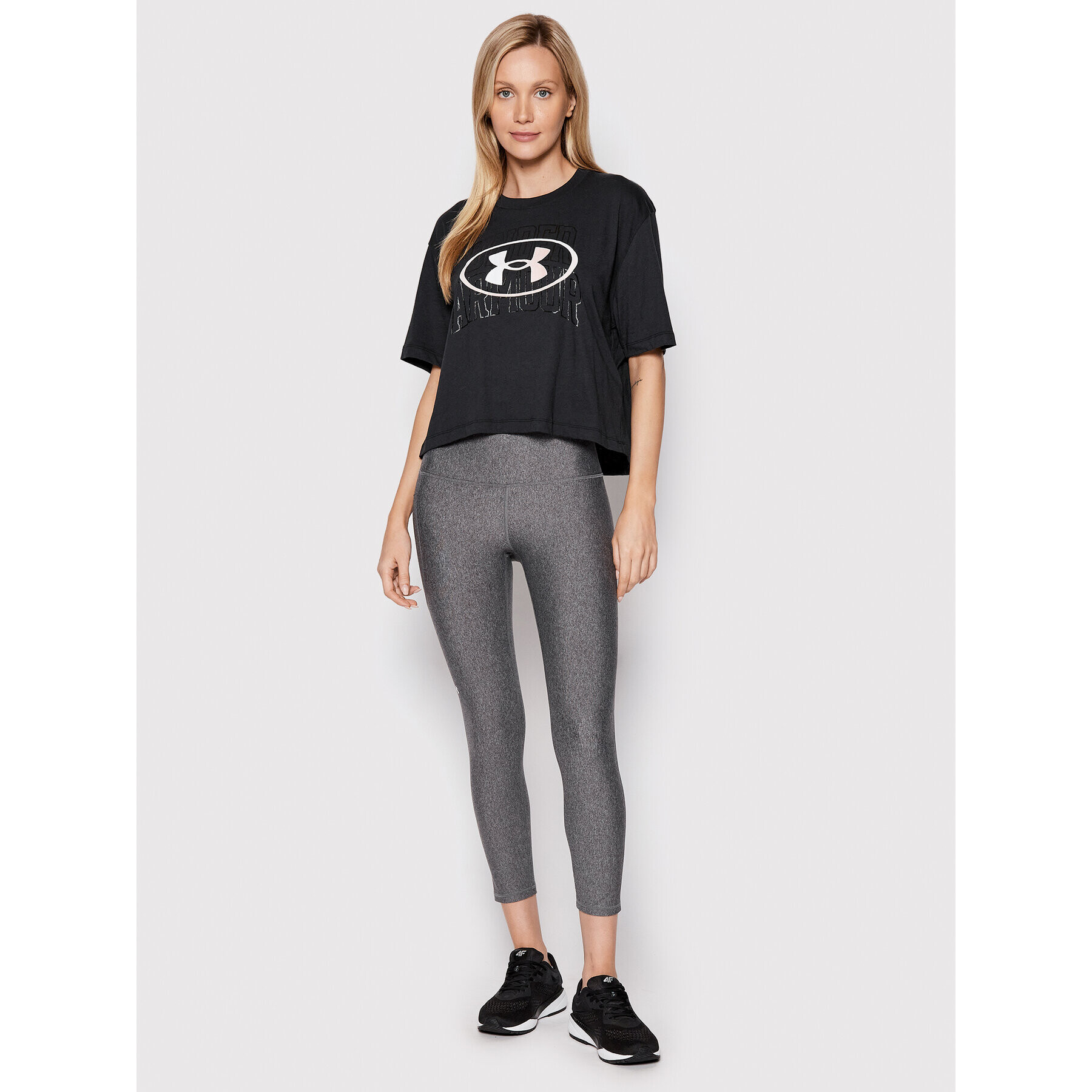 Under Armour Тишърт Live Novelty 1369881 Черен Loose Fit - Pepit.bg