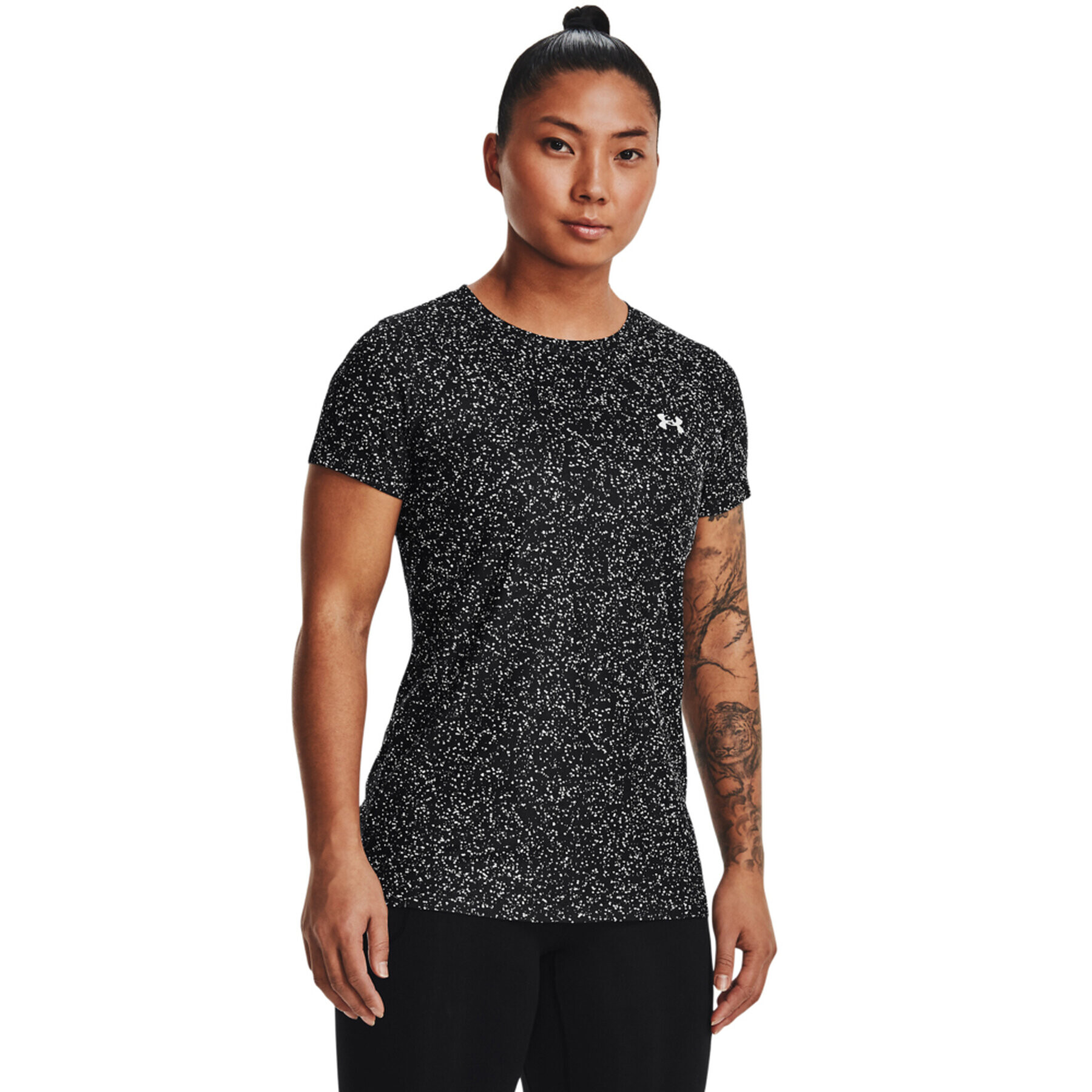 Under Armour Тишърт Tech Nova SSC 1370947 Черен Regular Fit - Pepit.bg