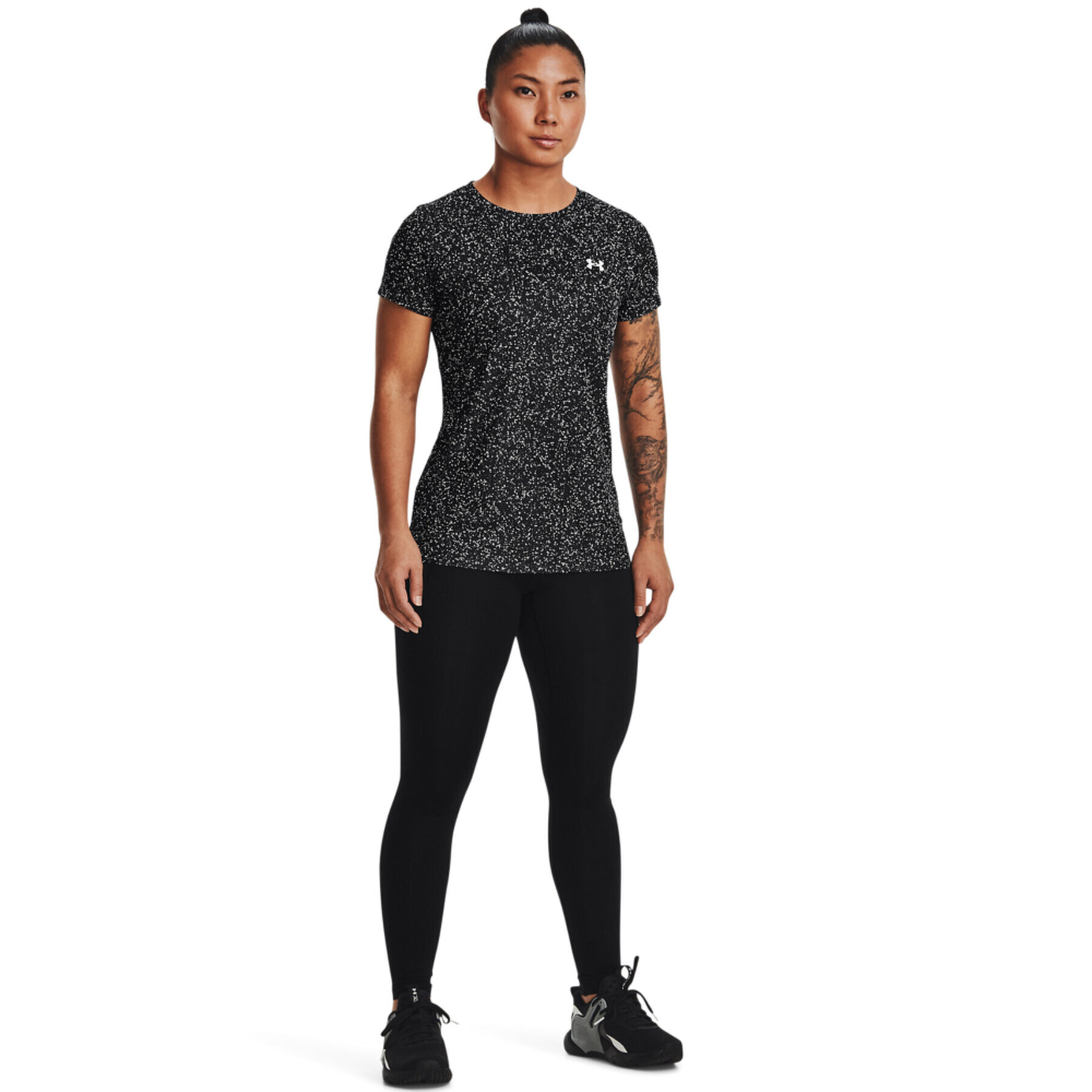 Under Armour Тишърт Tech Nova SSC 1370947 Черен Regular Fit - Pepit.bg