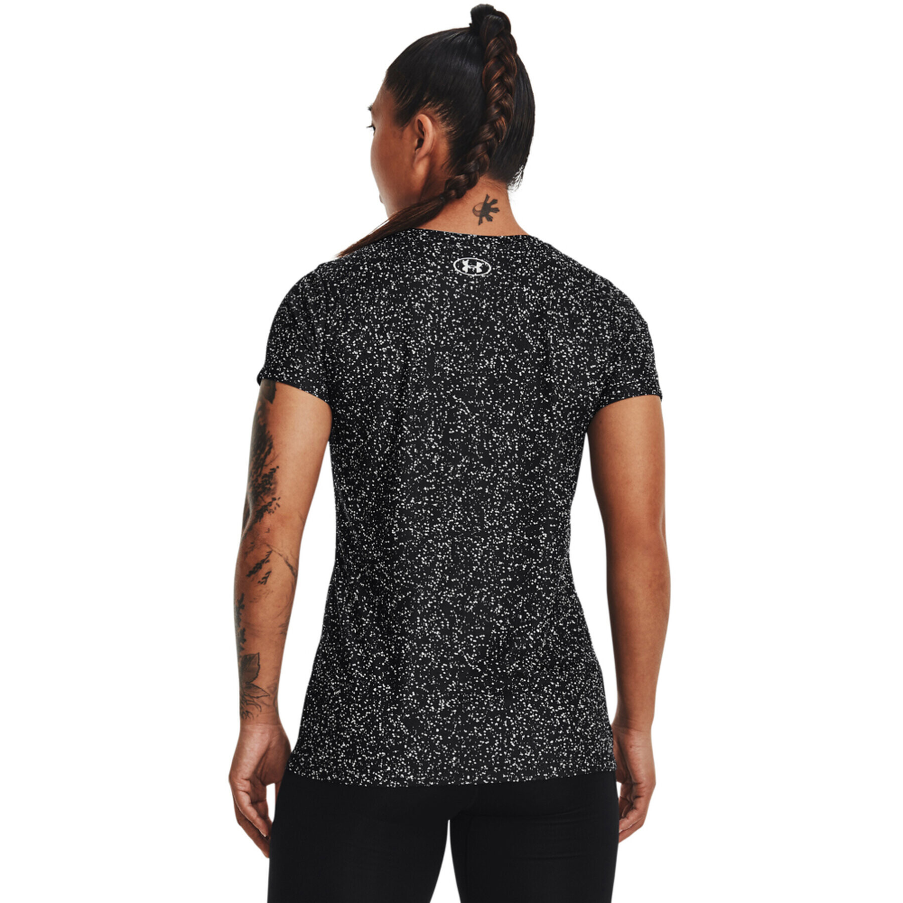 Under Armour Тишърт Tech Nova SSC 1370947 Черен Regular Fit - Pepit.bg