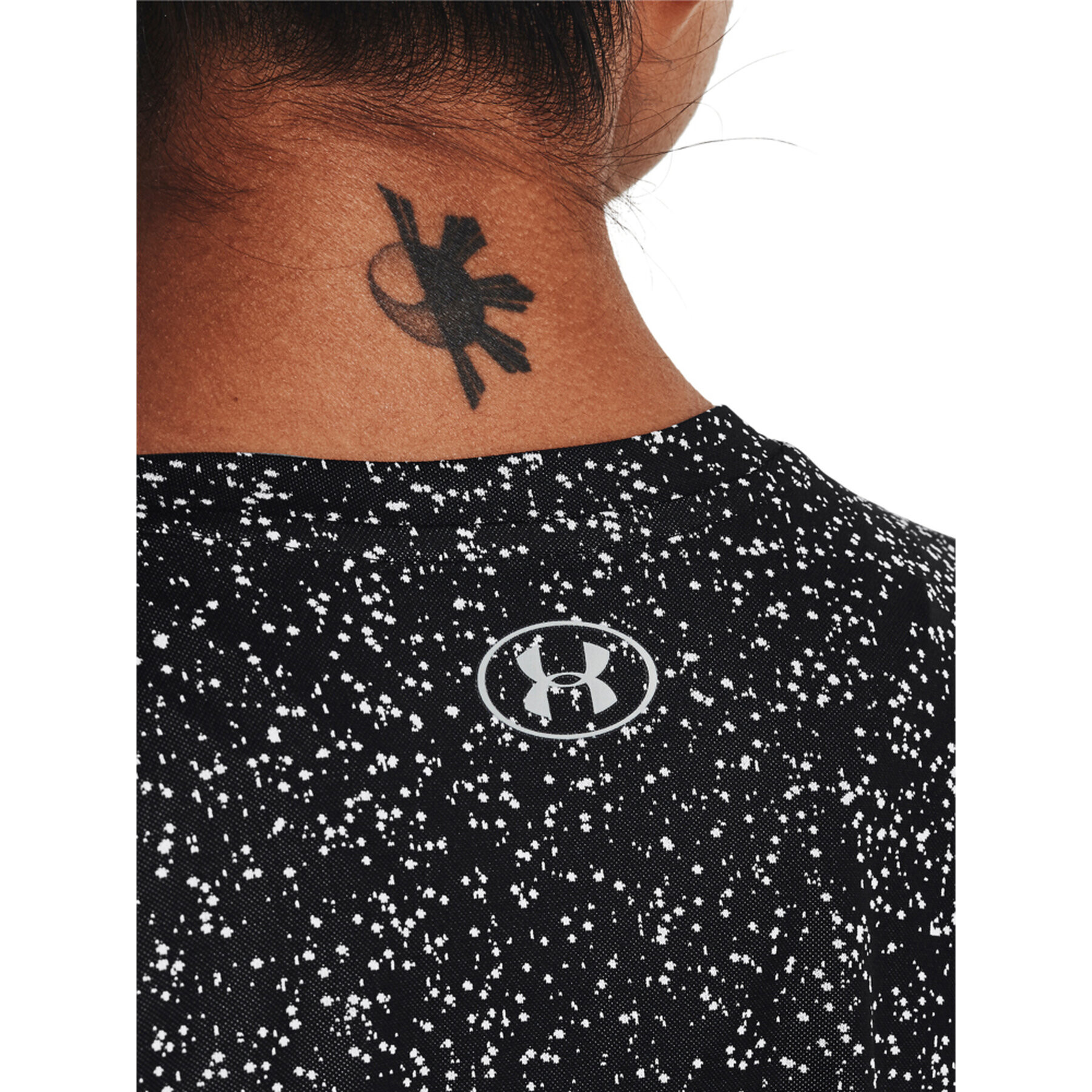 Under Armour Тишърт Tech Nova SSC 1370947 Черен Regular Fit - Pepit.bg