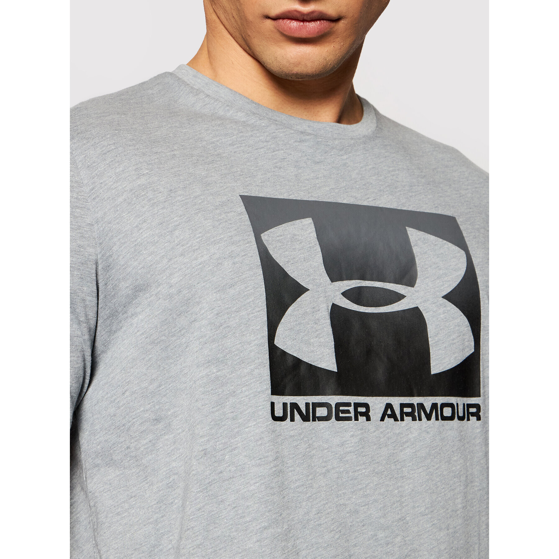 Under Armour Тишърт Ua Boxed Sportstyle 1329581 Сив Loose Fit - Pepit.bg