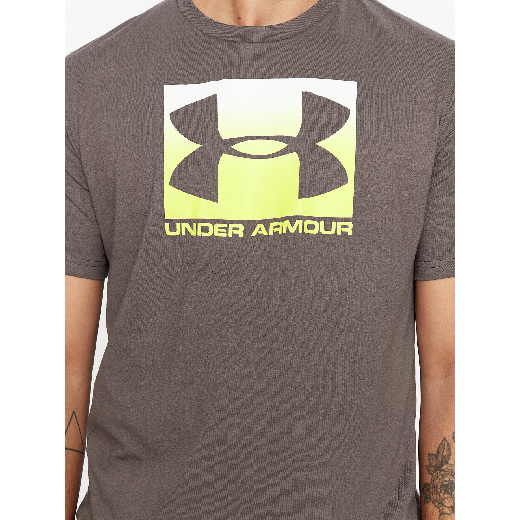 Under Armour Тишърт Ua Boxed Sportstyle Ss 1329581 Сив Loose Fit - Pepit.bg