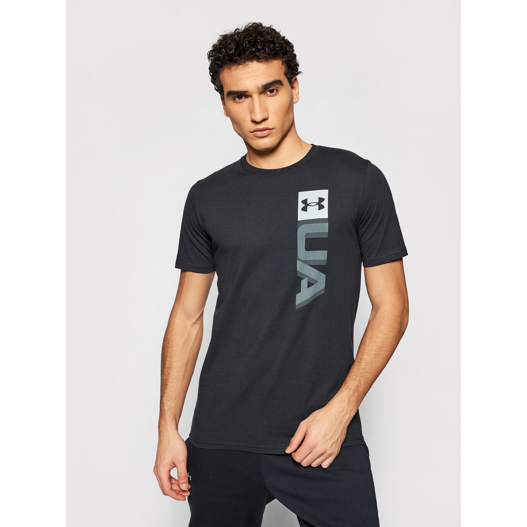 Under Armour Тишърт Ua Boxed Wordmark 1361675 Черен Loose Fit - Pepit.bg