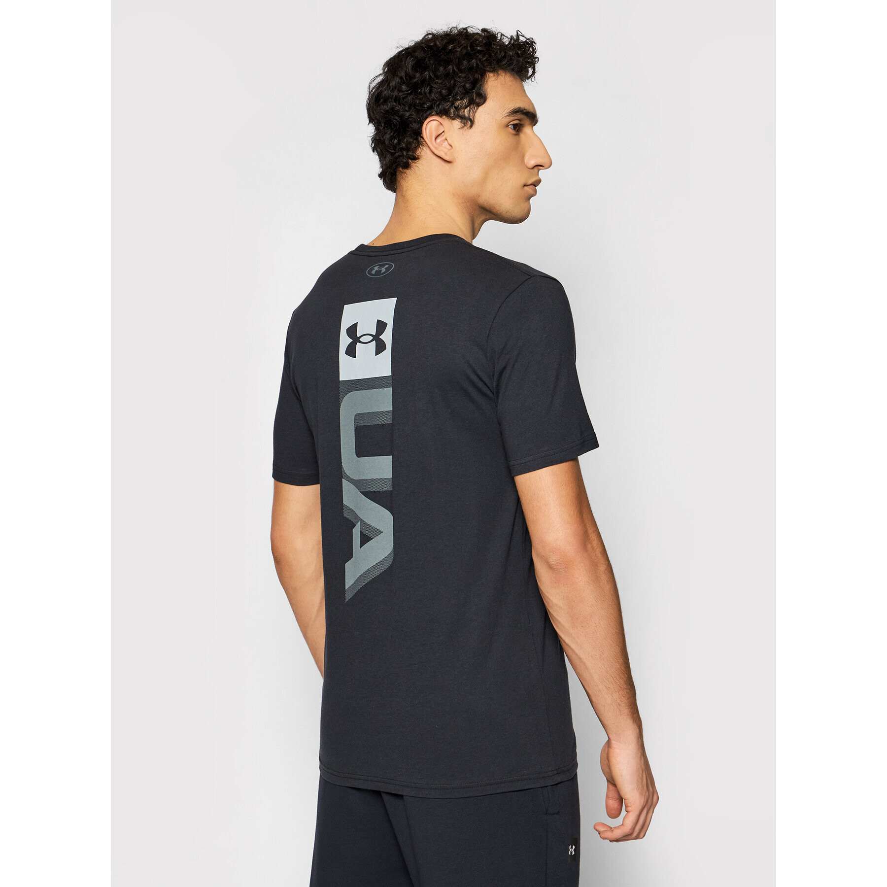 Under Armour Тишърт Ua Boxed Wordmark 1361675 Черен Loose Fit - Pepit.bg