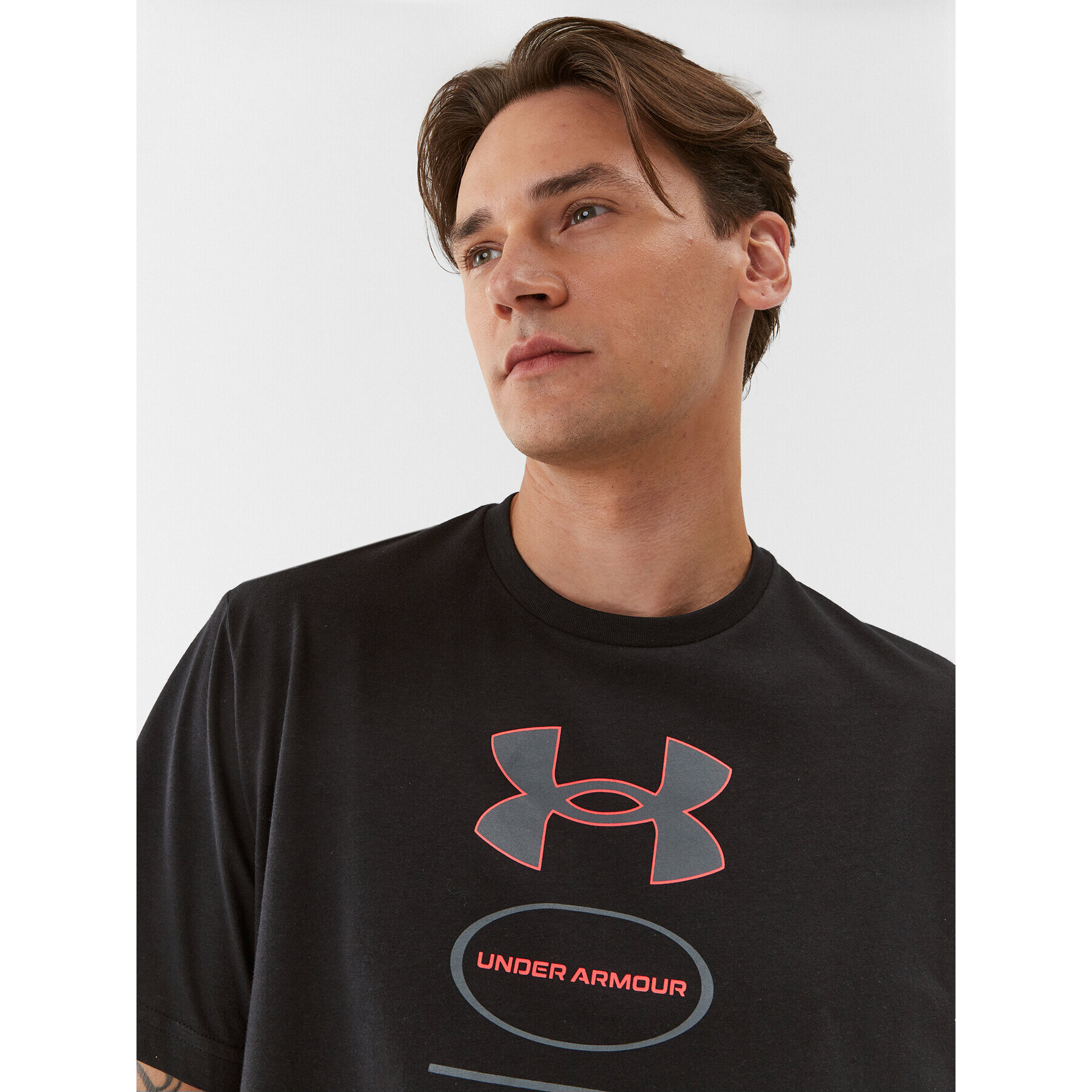 Under Armour Тишърт Ua Core Novelty Graphic Ss 1380957 Черен Loose Fit - Pepit.bg