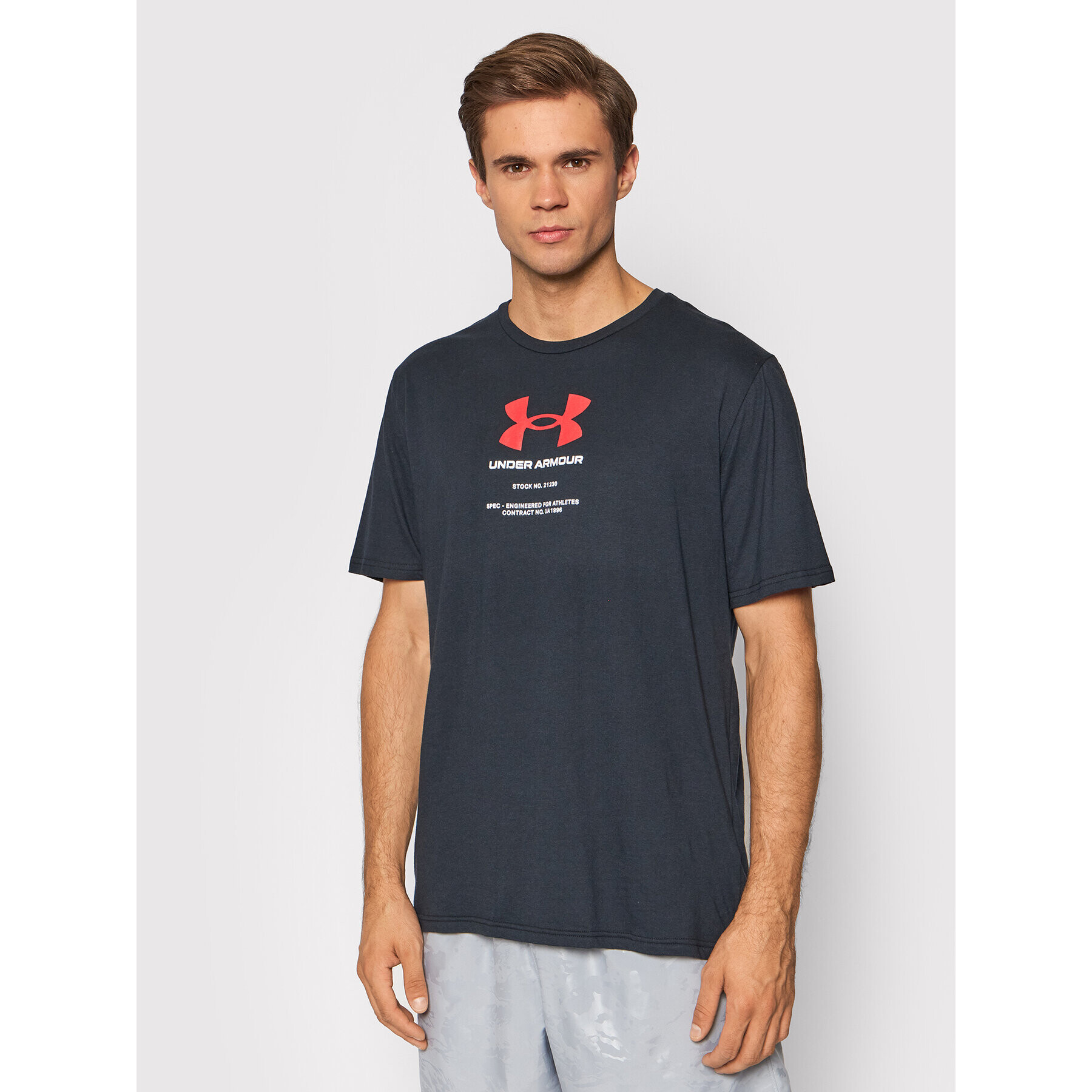Under Armour Тишърт Ua Engineered Symbol 1366443 Черен Loose Fit - Pepit.bg