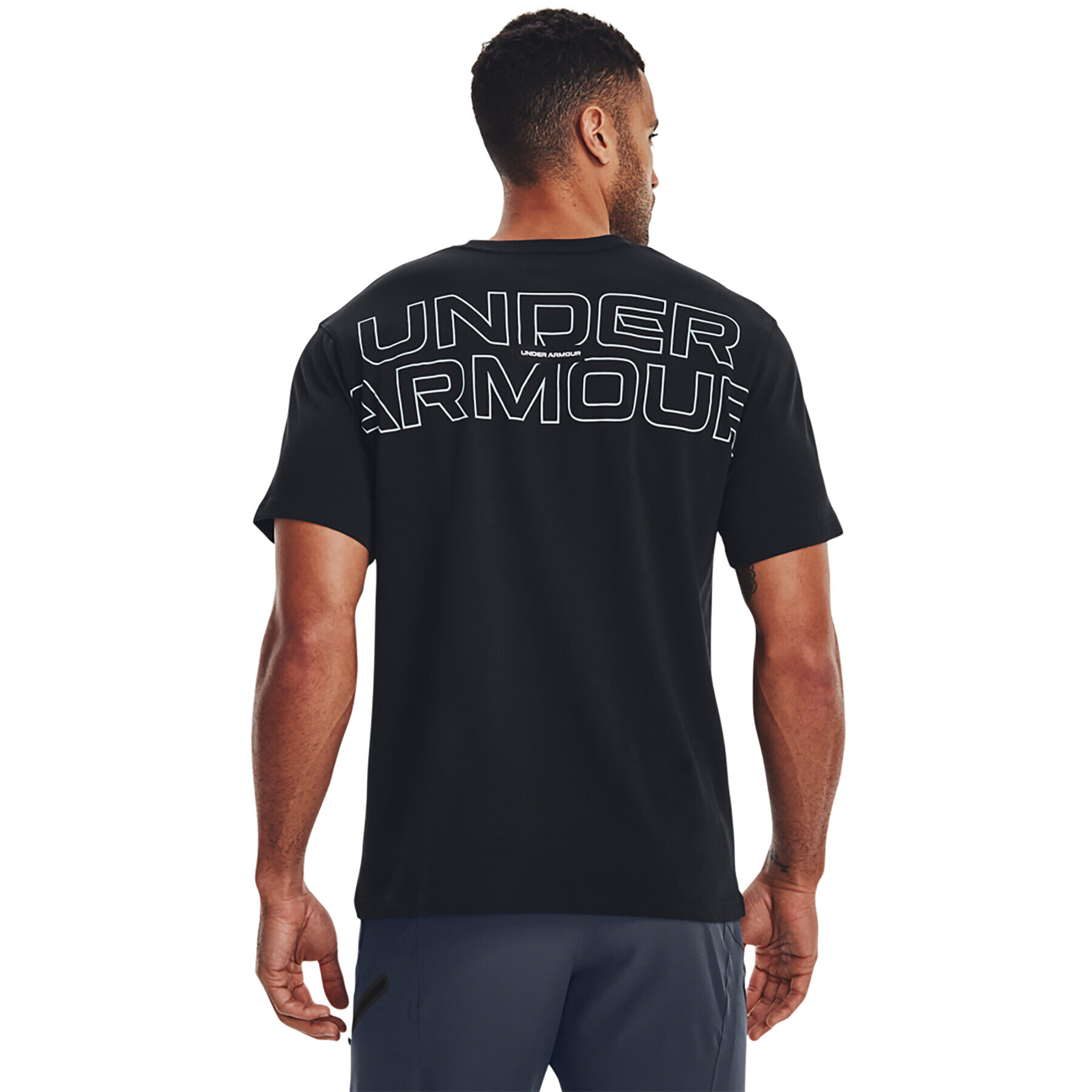 Under Armour Тишърт UA OUTLINE HEAVYWEIGHT SS 1379109 Черен Regular Fit - Pepit.bg