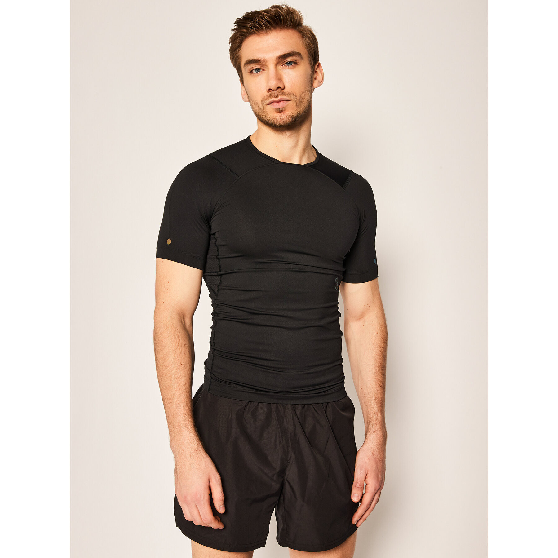 Under Armour Тишърт UA Rush 1327644 Черен Slim Fit - Pepit.bg