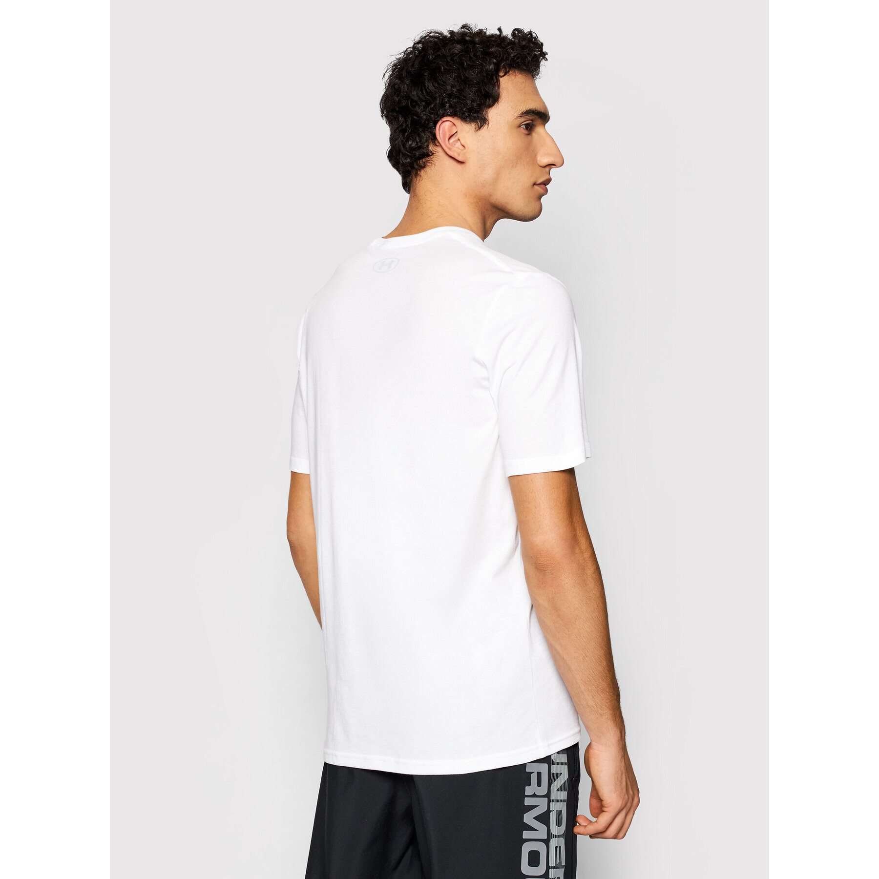 Under Armour Тишърт Ua Sportstyle Logo 1329590 Бял Loose Fit - Pepit.bg