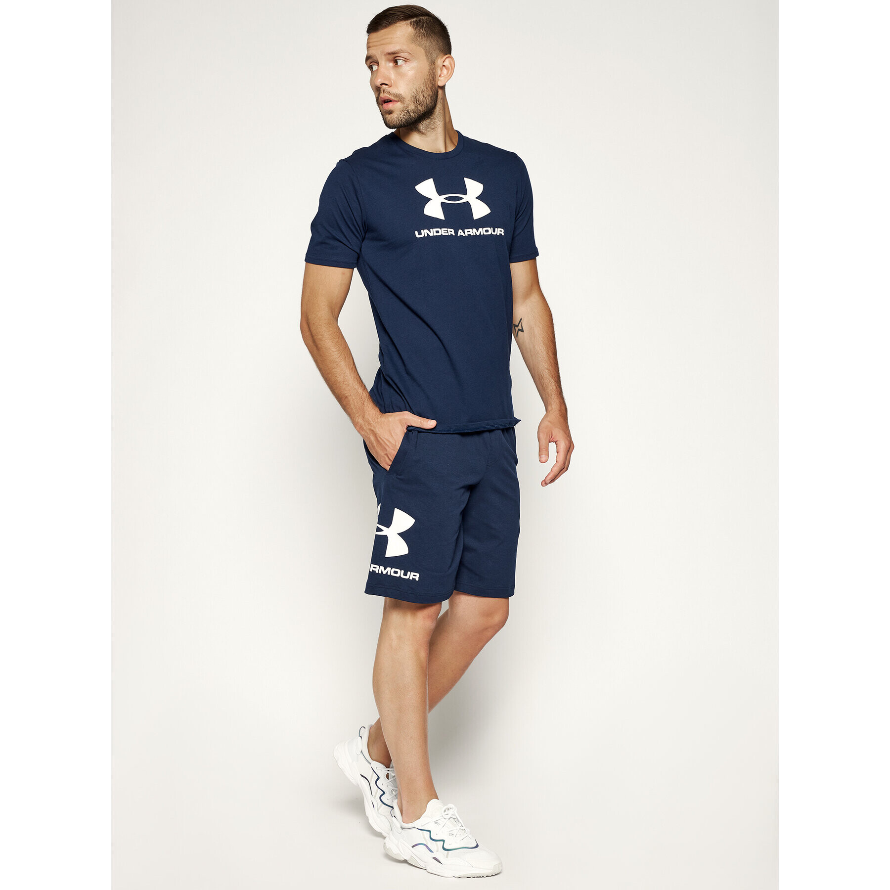 Under Armour Тишърт Ua Sportstyle Logo 1329590 Тъмносин Loose Fit - Pepit.bg