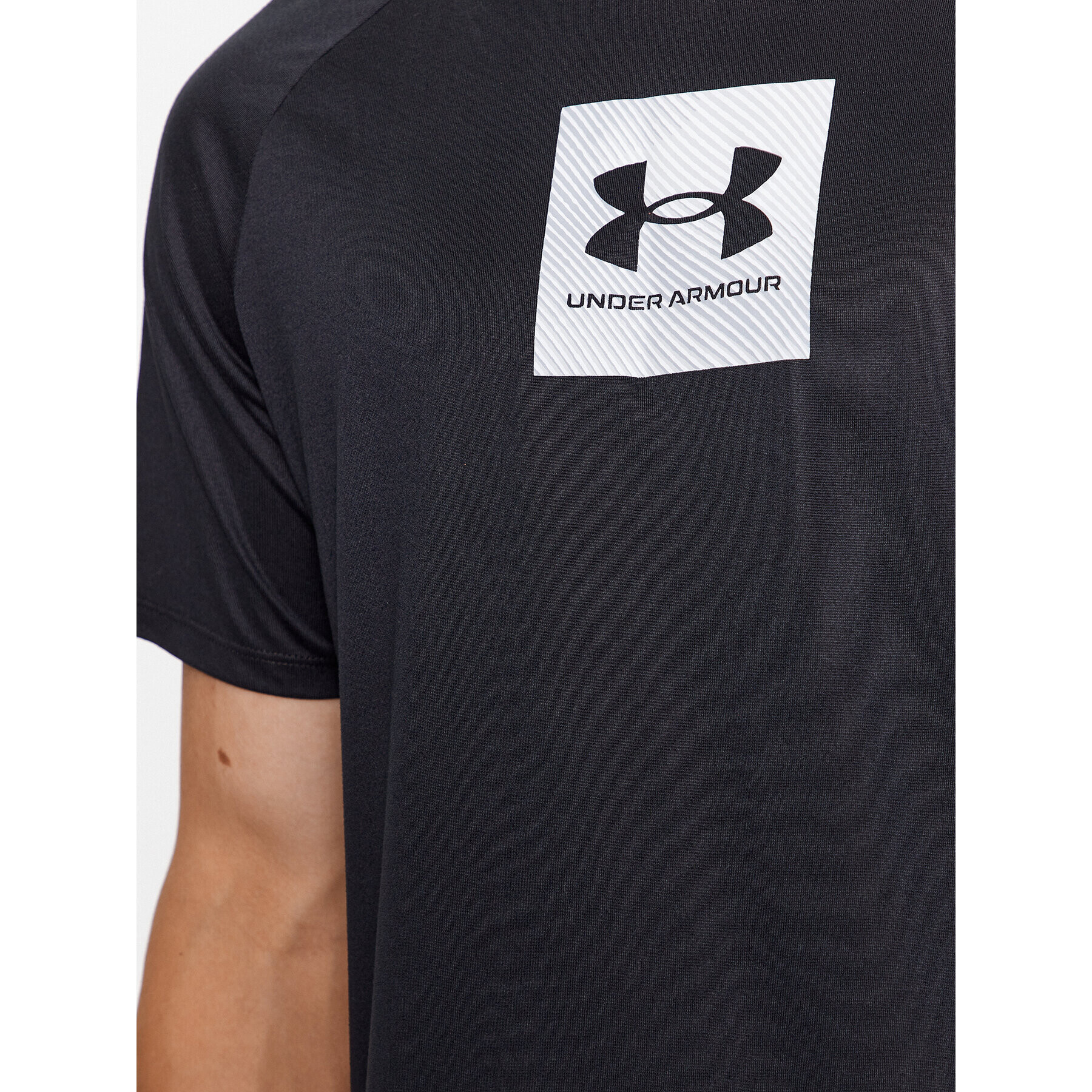 Under Armour Тишърт Ua Tech Prt Fill Ss 1380785 Черен Loose Fit - Pepit.bg