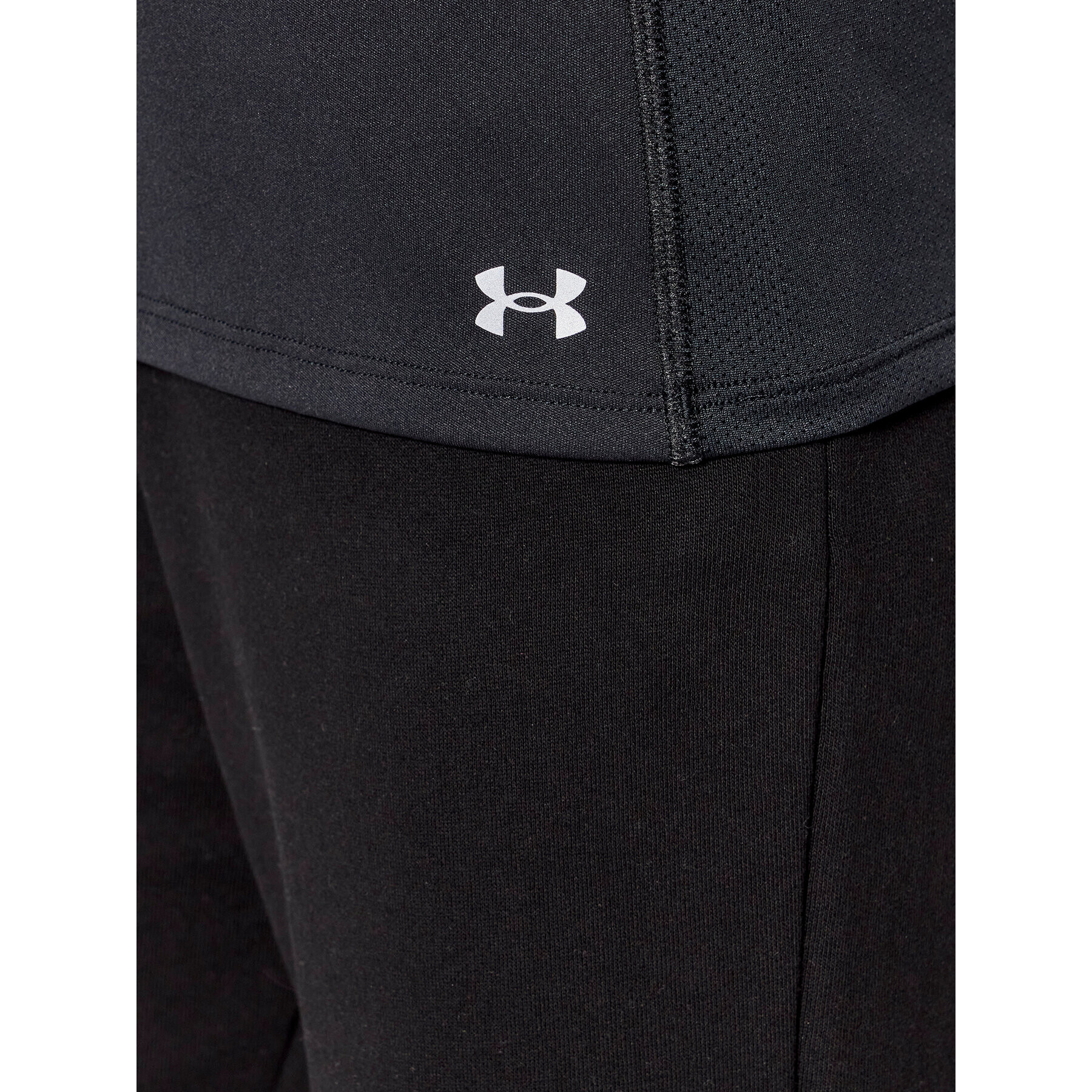 Under Armour топ Ua Fly-By 1361394 Черен Regular Fit - Pepit.bg