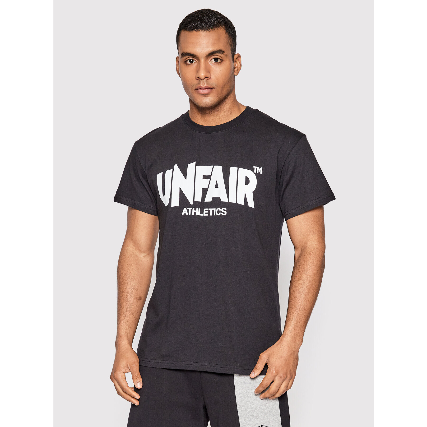 Unfair Athletics Тишърт UNFR19-001 Черен Regular Fit - Pepit.bg