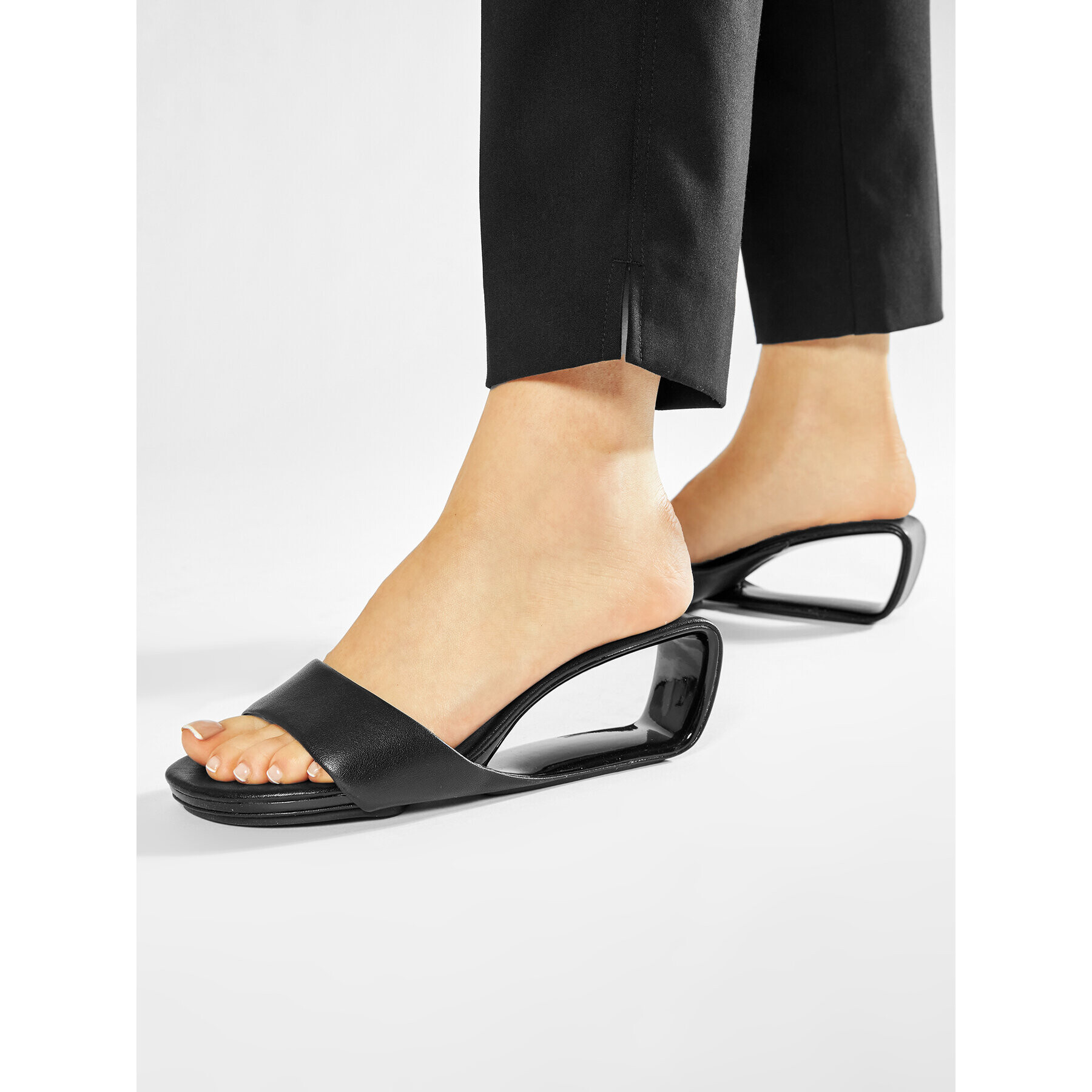 United Nude Чехли Mobius Mid 100030116S15 Черен - Pepit.bg