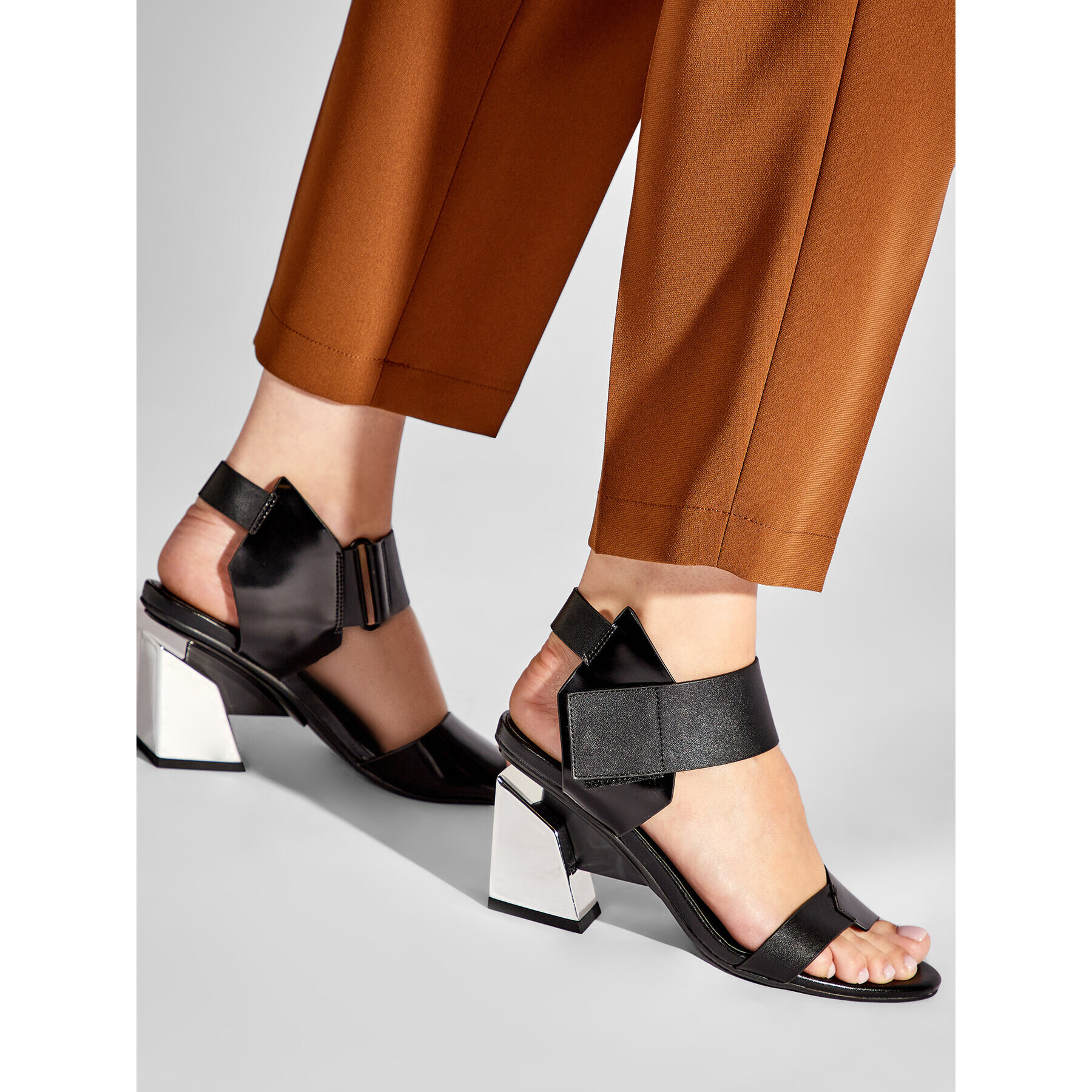 United Nude Сандали Arix Sandal Mid 106620116 Черен - Pepit.bg