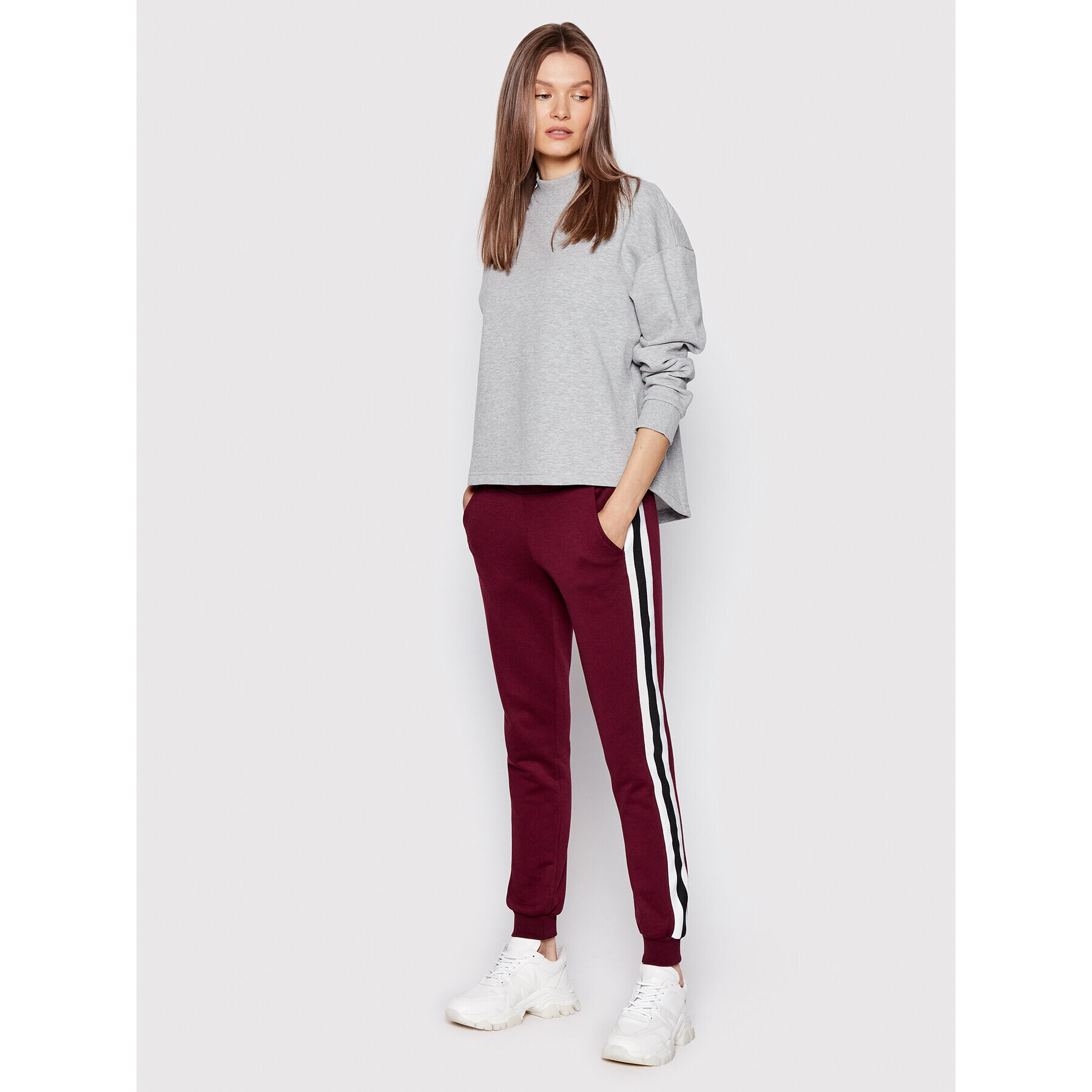 Urban Classics Долнище анцуг College Contrast TB2453 Бордо Regular Fit - Pepit.bg