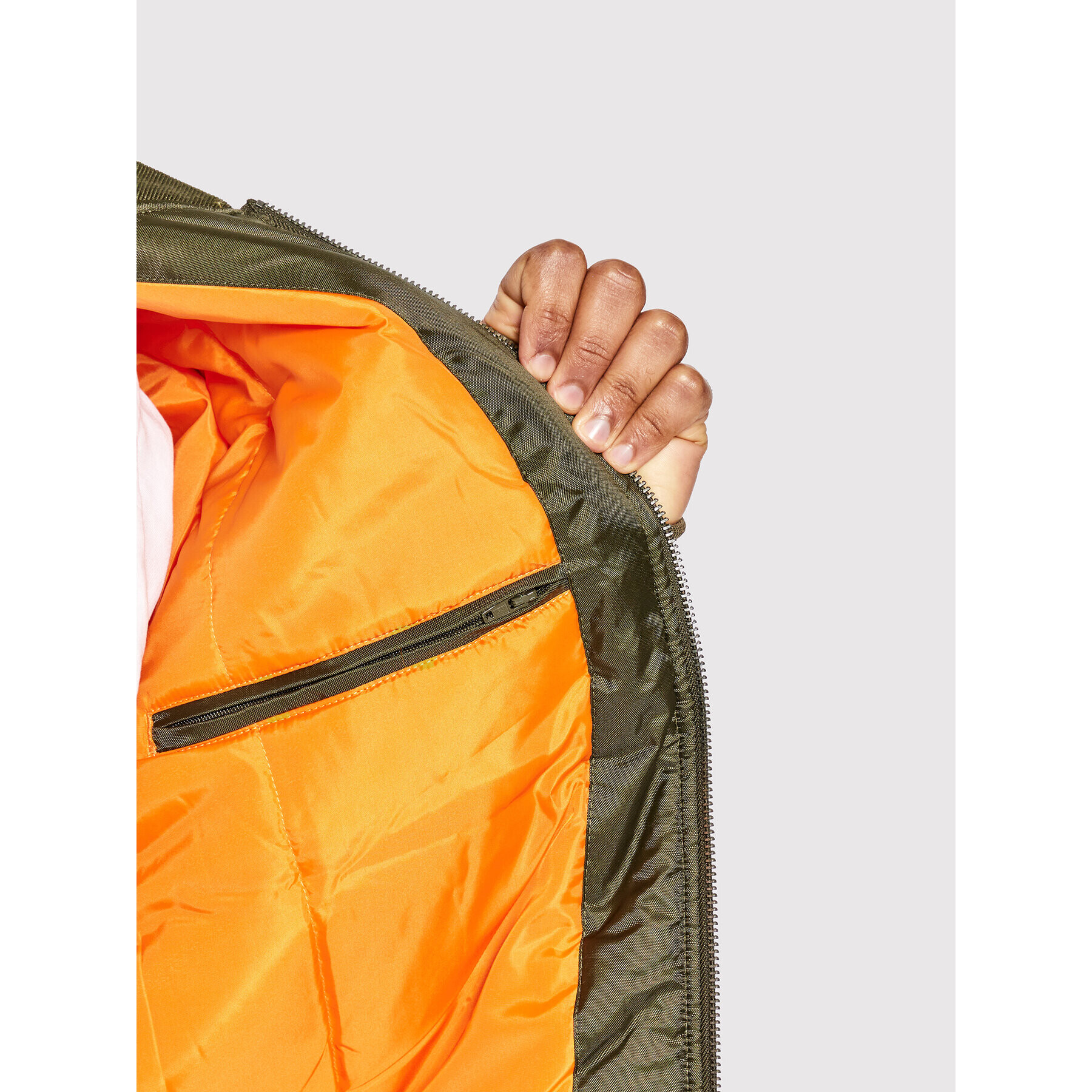 Urban Classics Яке бомбър Basic TB861 Зелен Regular Fit - Pepit.bg