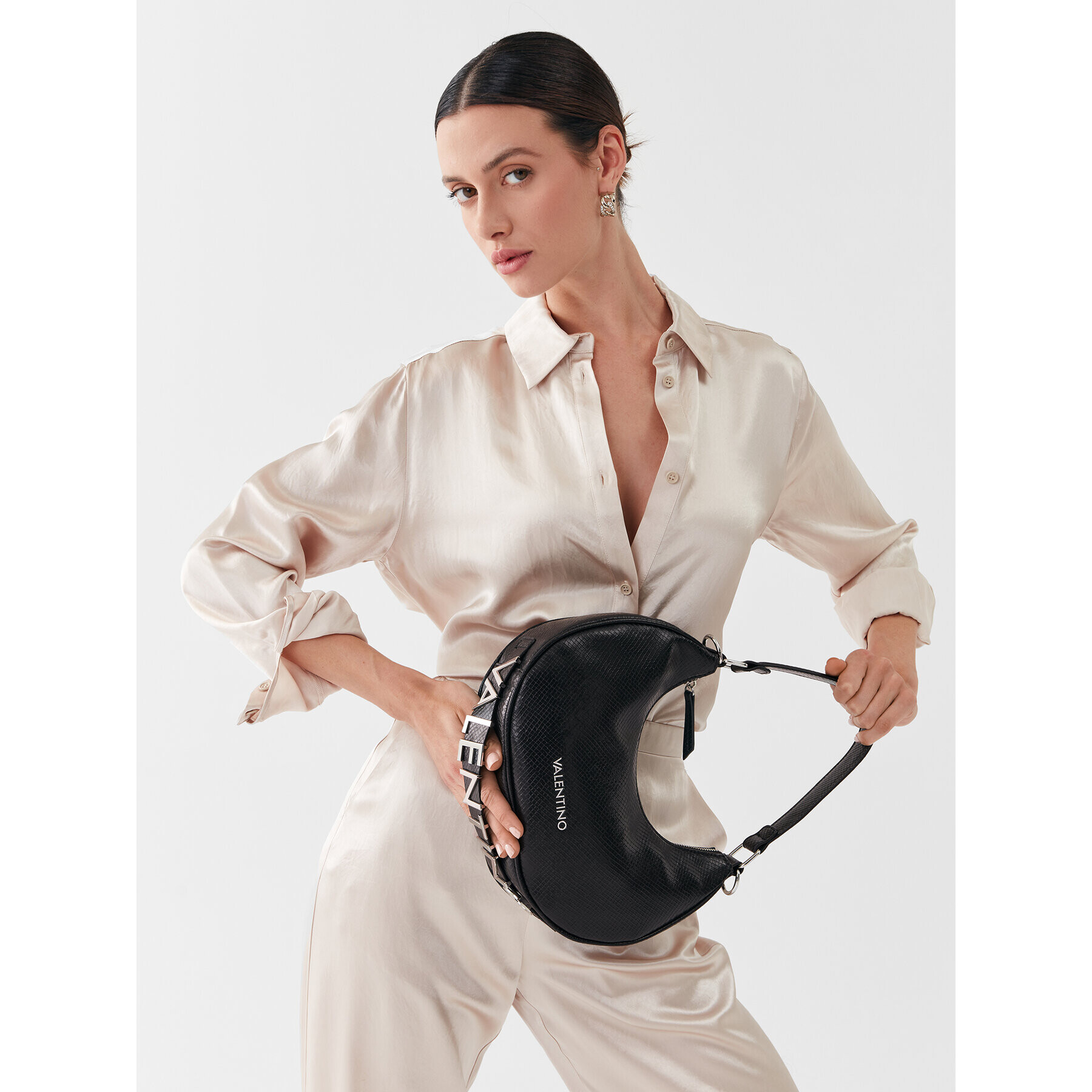 Valentino Дамска чанта Coconut VBS6SV01P Черен - Pepit.bg
