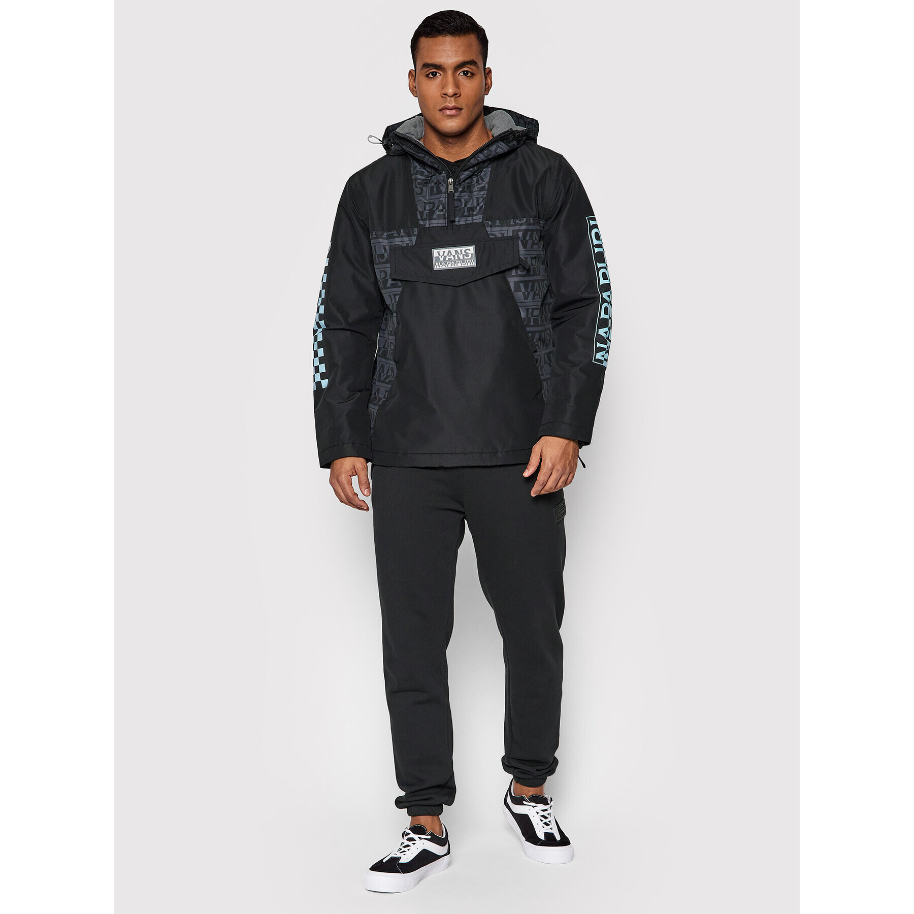 Vans Анорак NAPAPIJRI VN0A53WX Черен Regular Fit - Pepit.bg