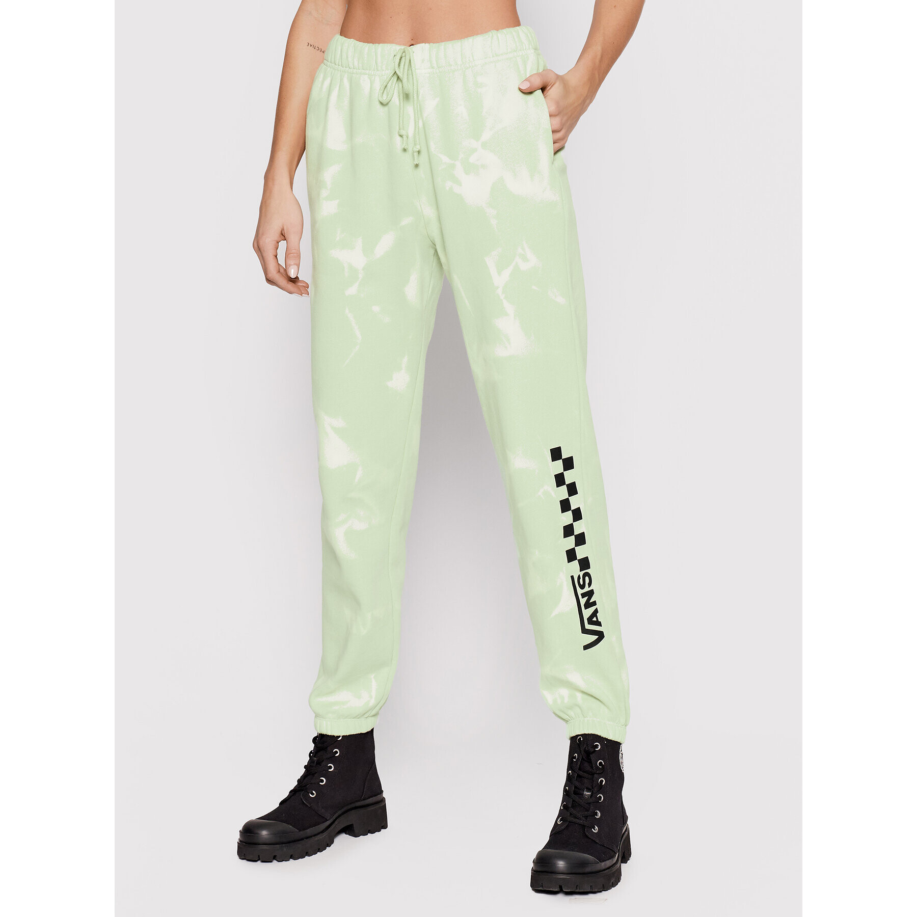 Vans Долнище анцуг Water Wash VN0A5LNX Зелен Relaxed Fit - Pepit.bg