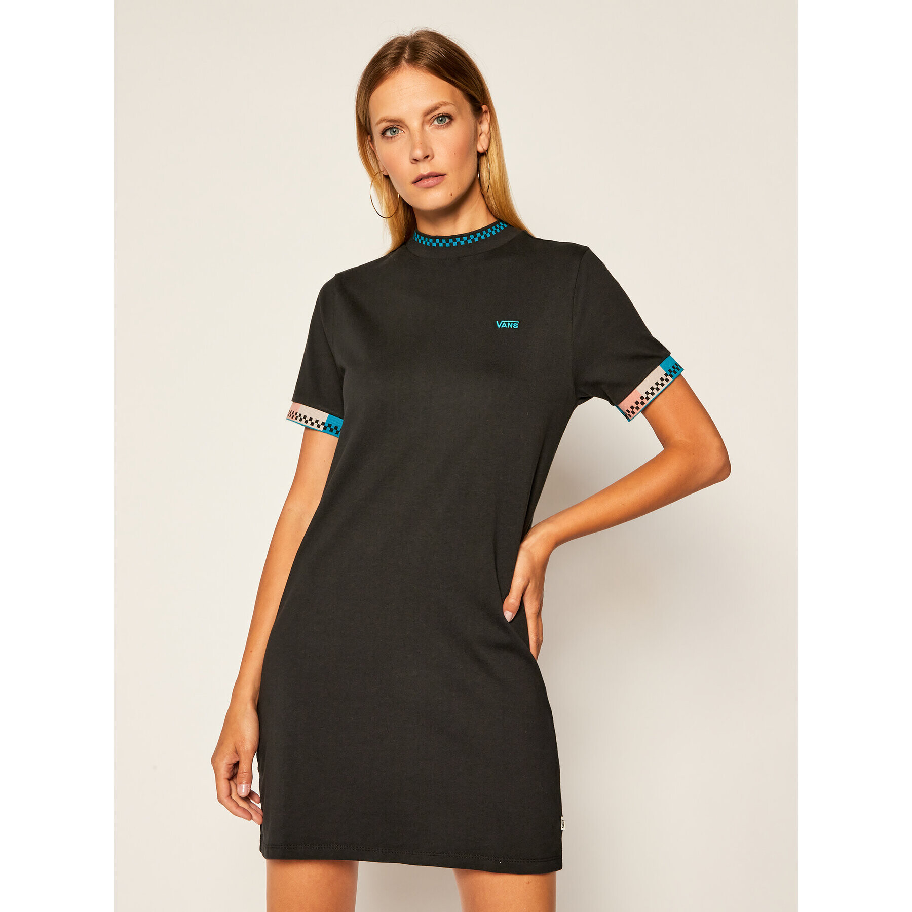 Vans Ежедневна рокля Hi Roller Tri C VN0A4SAI Черен Regular Fit - Pepit.bg