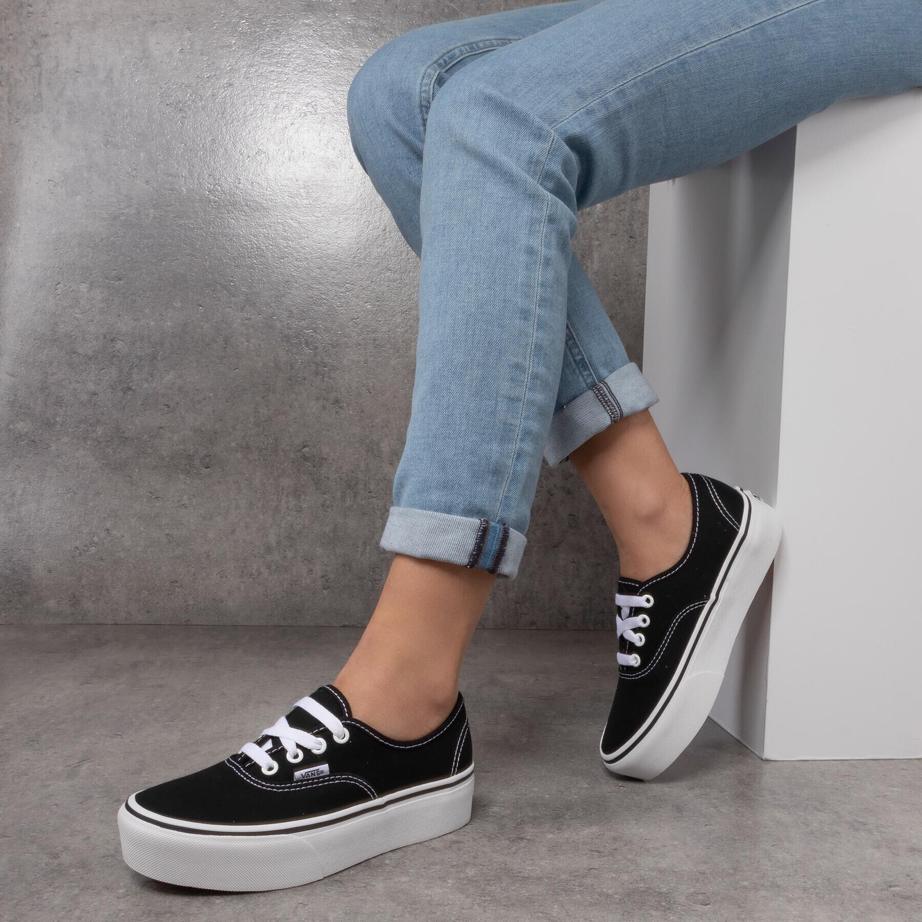 Vans Гуменки Authentic Platform VN0A3AV8BLK Черен - Pepit.bg