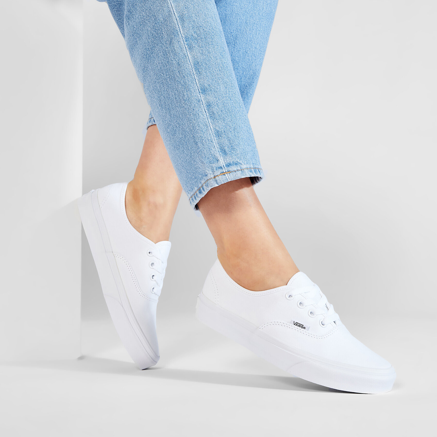 Vans Гуменки Authentic VN000EE3W00 Бял - Pepit.bg