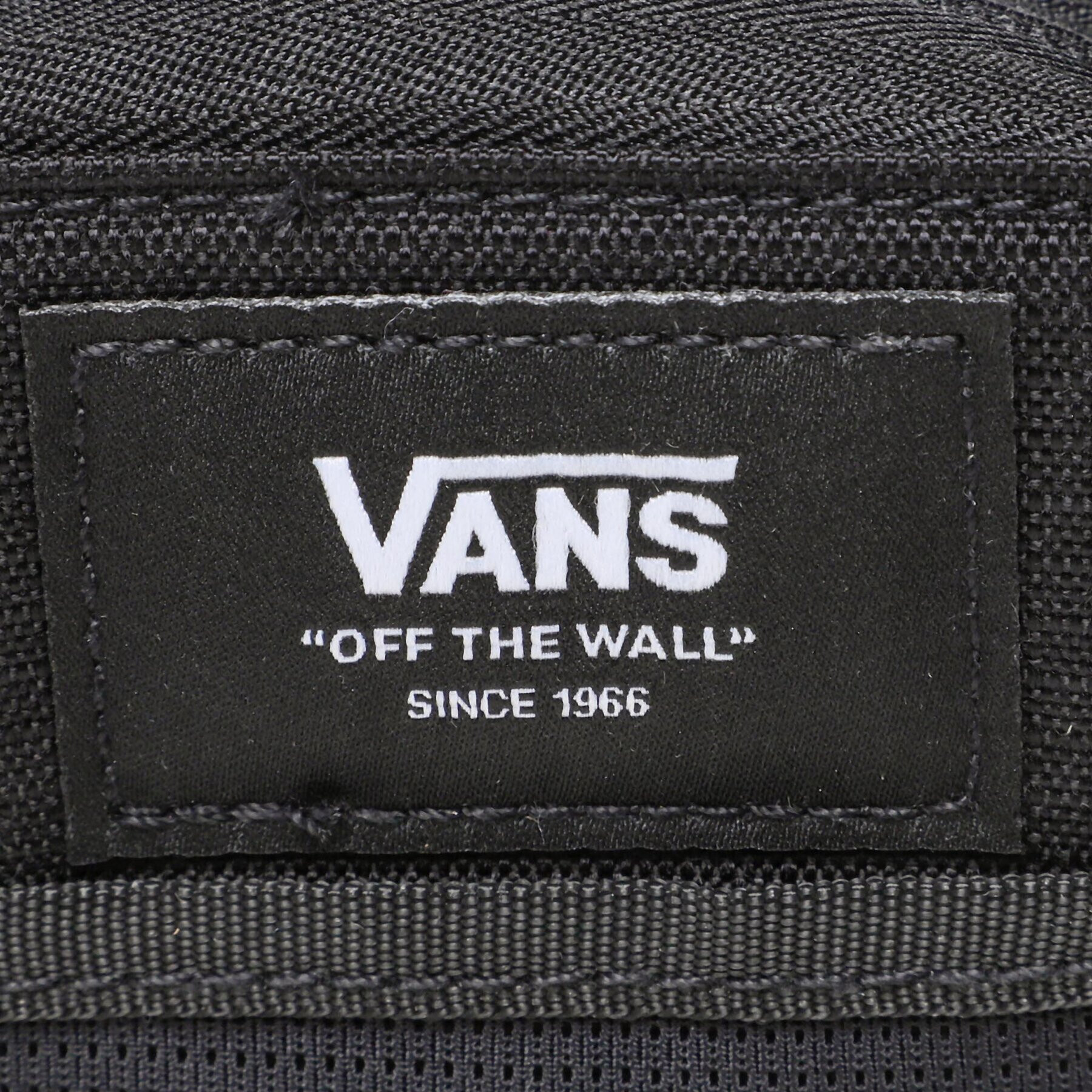 Vans Мъжка чантичка New Pouch Walle VN0A7PPDBLK1 Черен - Pepit.bg