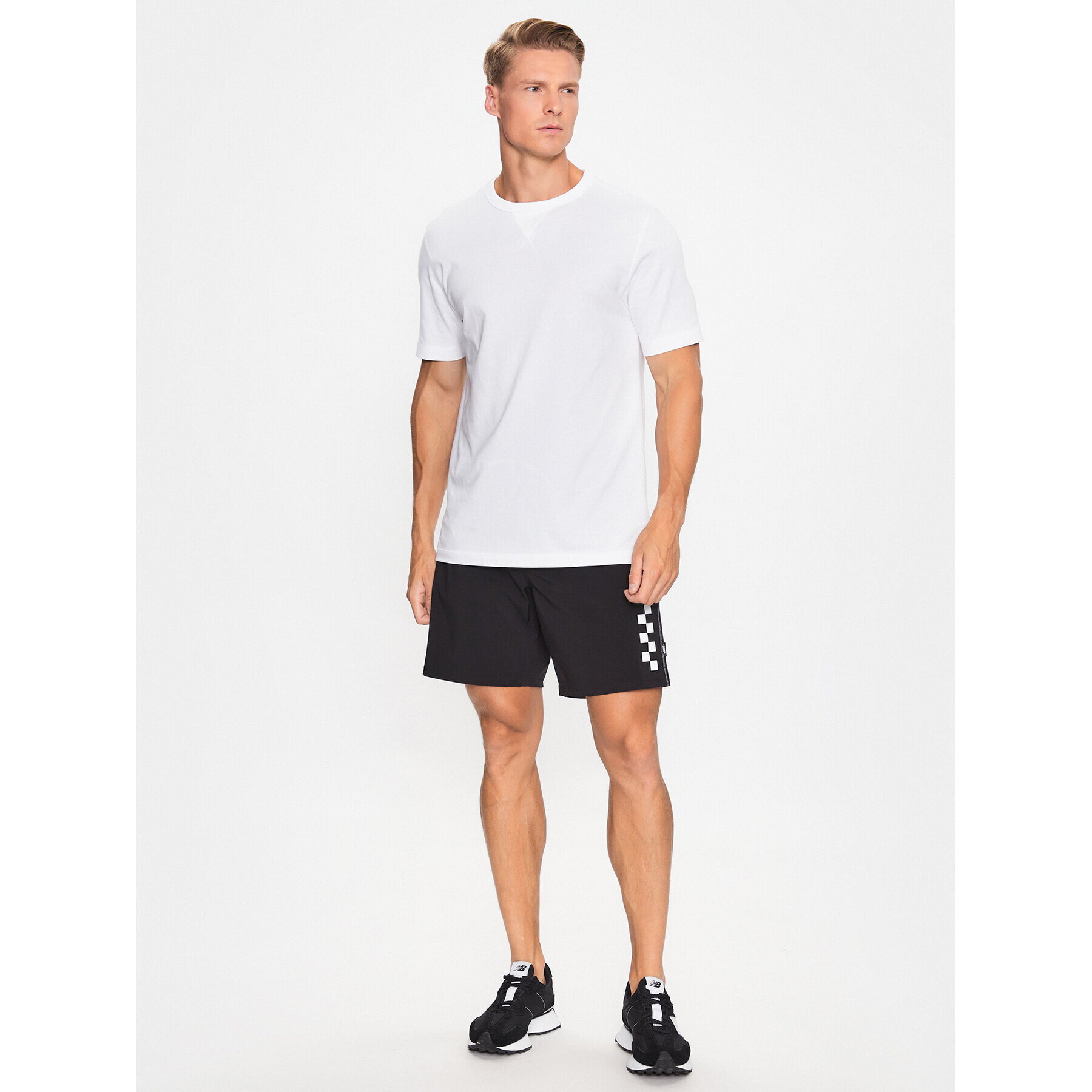 Vans Шорти от плат The Daily Solid VN0007XR Черен Regular Fit - Pepit.bg