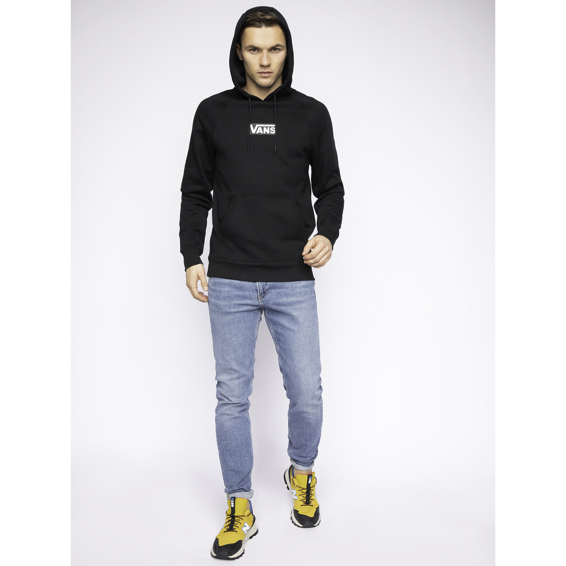 Vans Суитшърт Versa Standard VN0A49SNBLK1 Черен Regular Fit - Pepit.bg