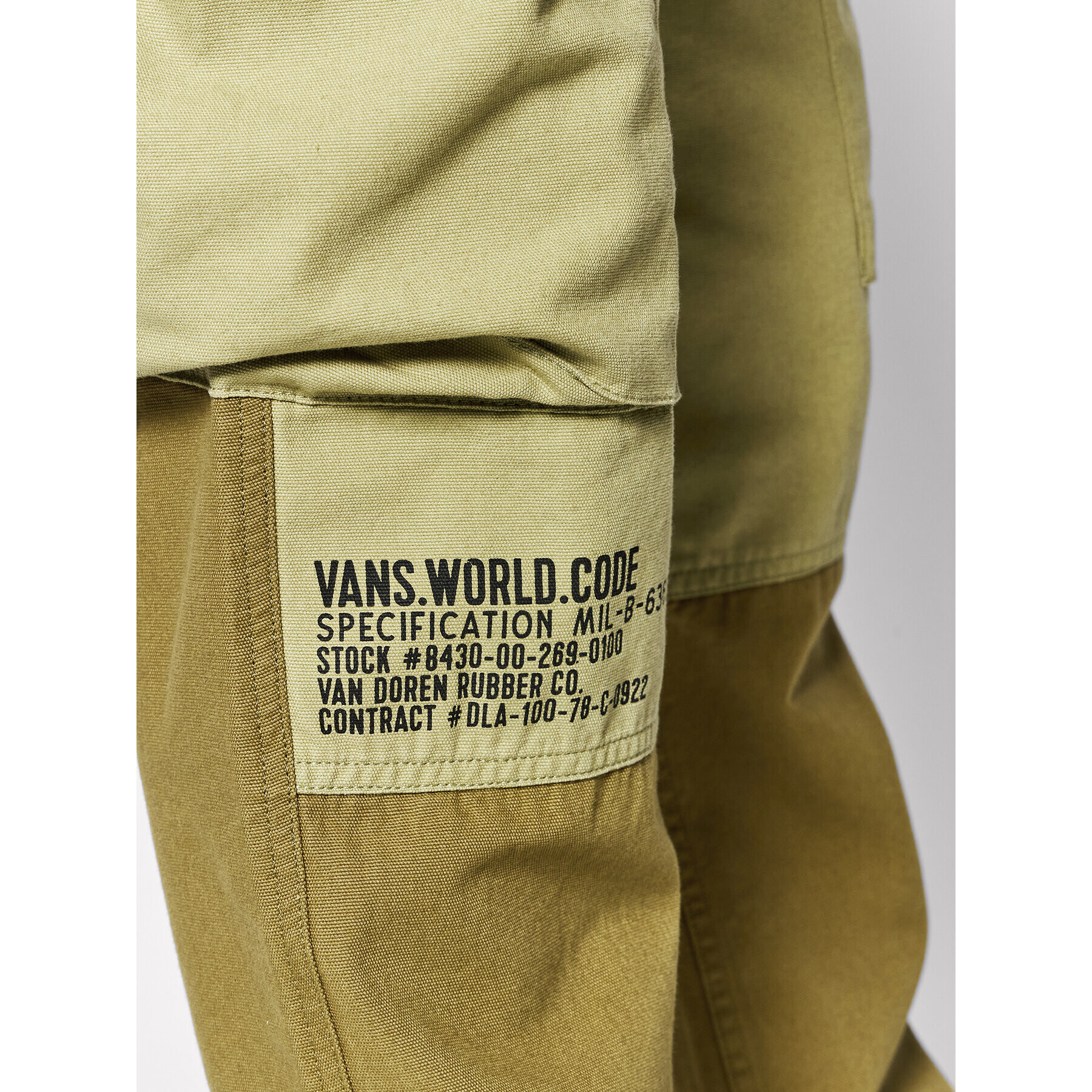 Vans Текстилни панталони Response VN0A54DP Зелен Relaxed Fit - Pepit.bg