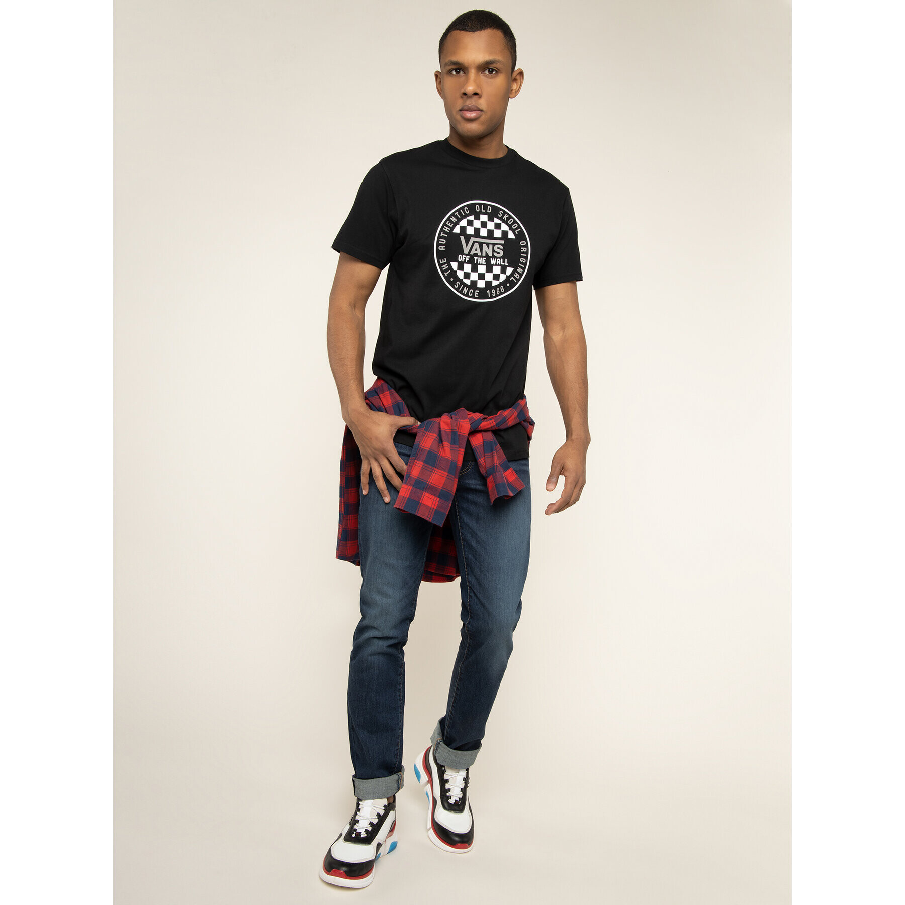 Vans Тишърт Og Checker VN0A49SYBLK1 Черен Slim Fit - Pepit.bg