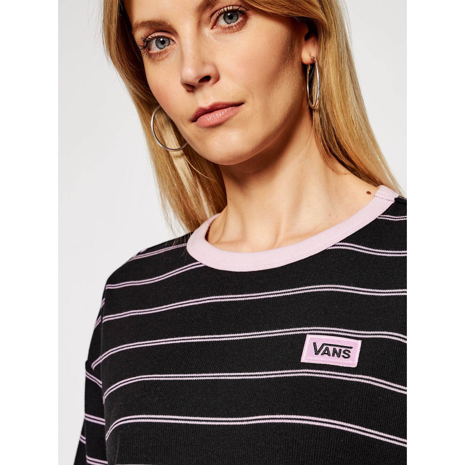 Vans Тишърт Razz Boxy VN0A5ARB Черен Regular Fit - Pepit.bg