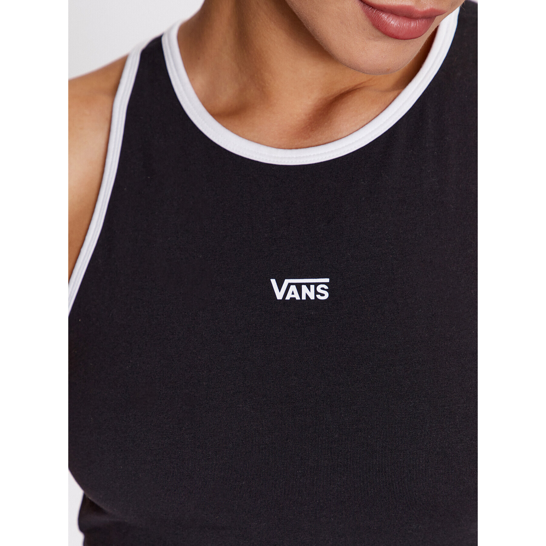 Vans топ Longline Racerback Bralette VN00046A Черен Regular Fit - Pepit.bg