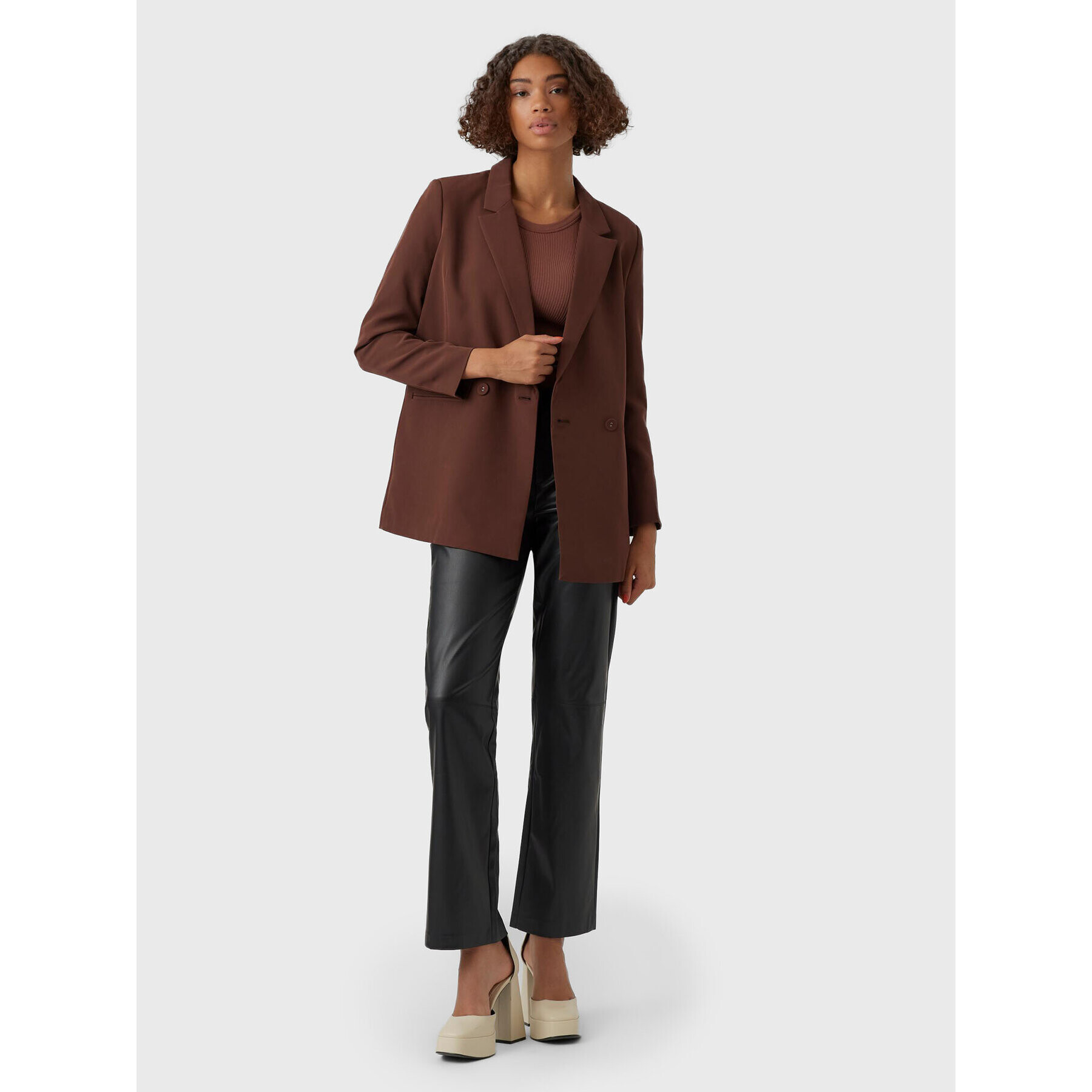Vero Moda Сако Orlanda 10245078 Кафяв Oversize - Pepit.bg