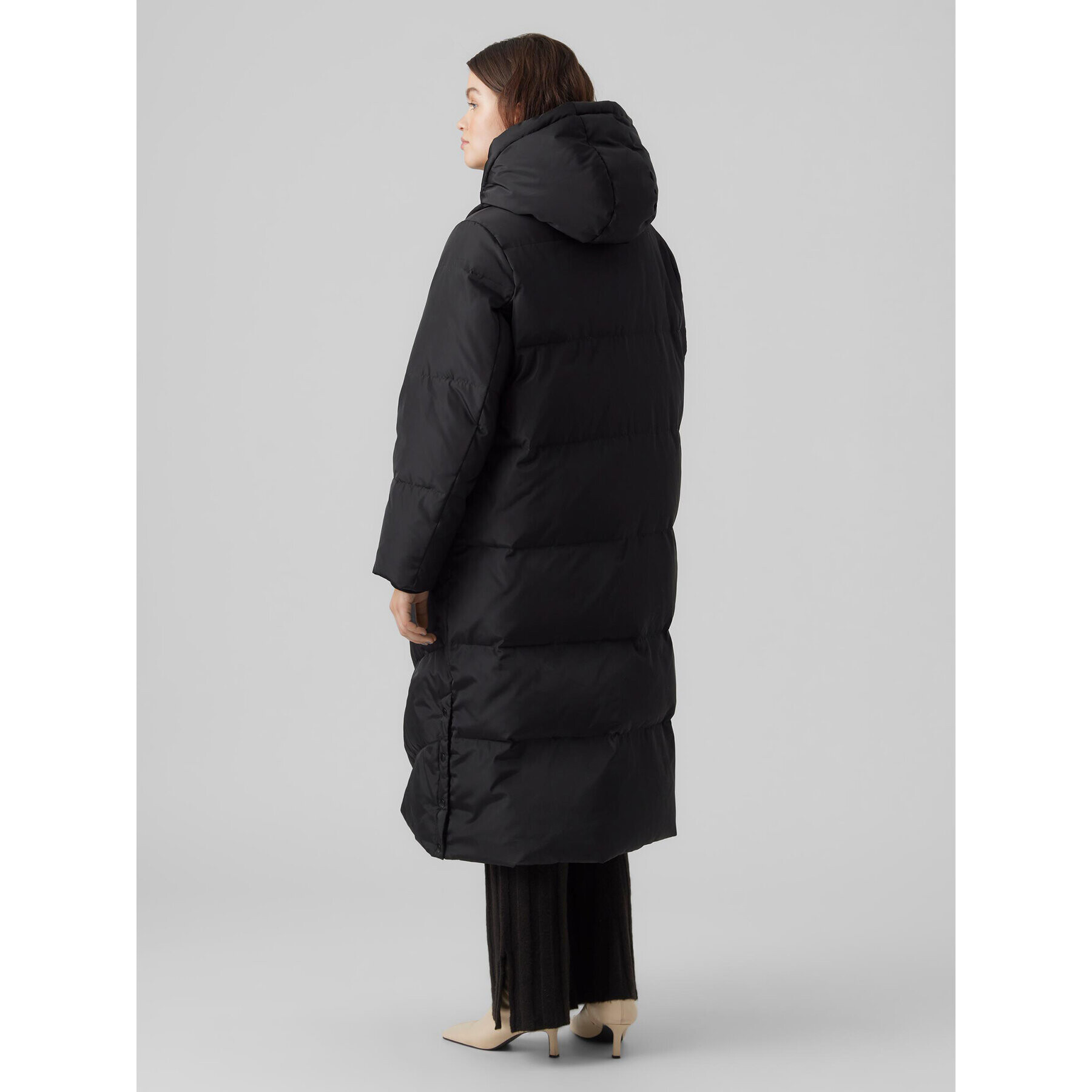 Vero Moda Curve Пухено яке Lee 10276461 Черен Regular Fit - Pepit.bg