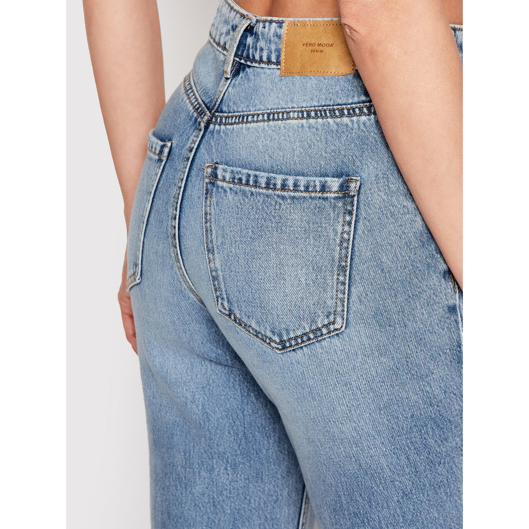 Vero Moda Дънки Joana 10261651 Син Mom Fit - Pepit.bg