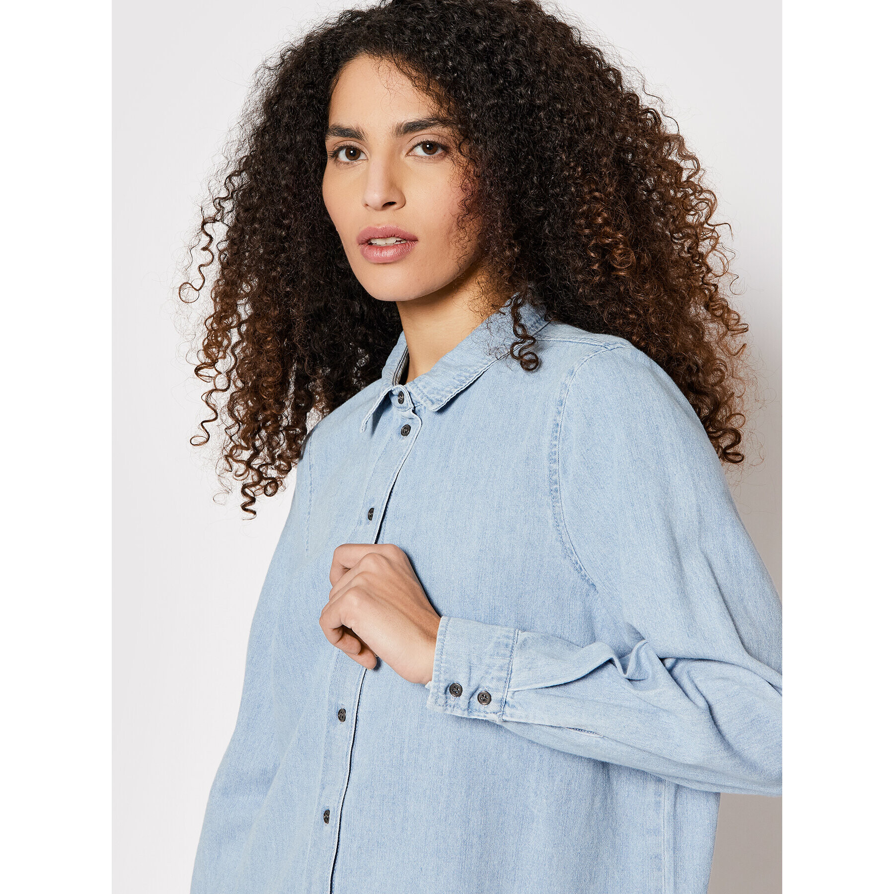 Vero Moda дънкова риза Flora 10258235 Син Oversize - Pepit.bg