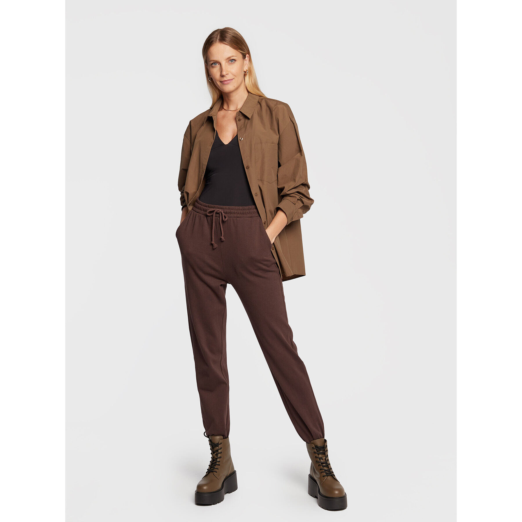 Vero Moda Долнище анцуг Octavia 10273859 Кафяв Regular Fit - Pepit.bg