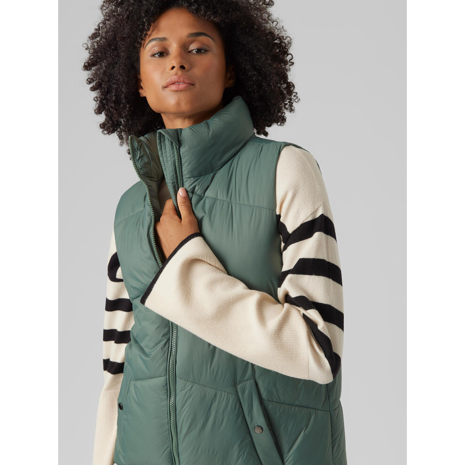 Vero Moda Елек 10273950 Зелен Regular Fit - Pepit.bg