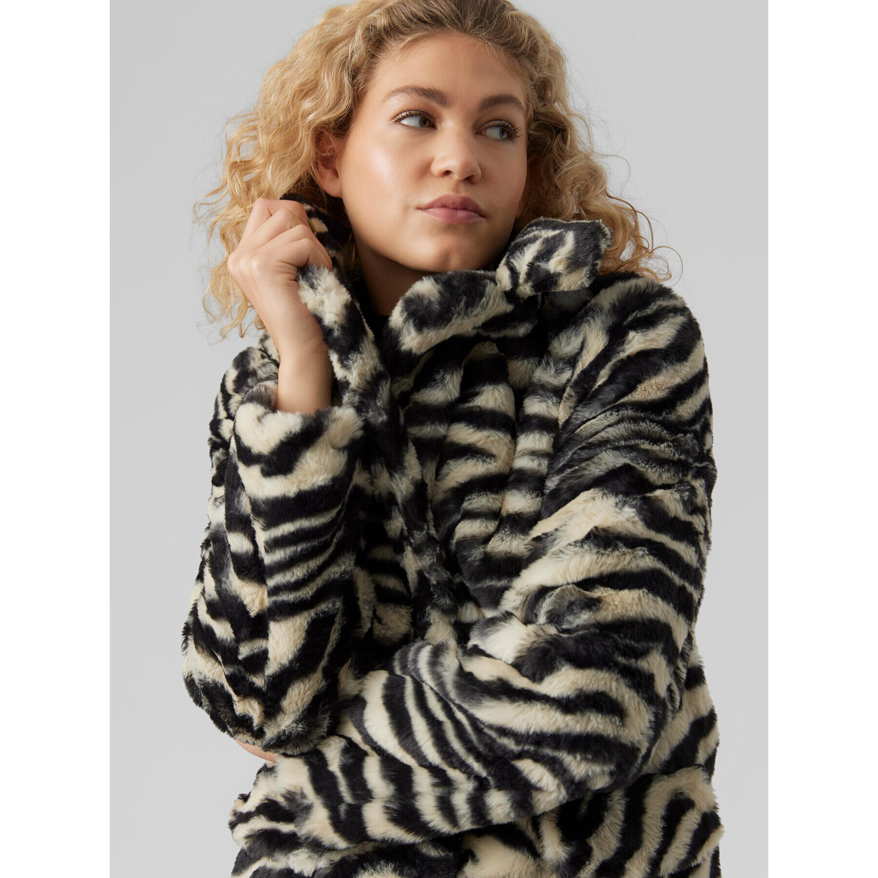Vero Moda Кожено палто Rome 10267493 Бежов Regular Fit - Pepit.bg