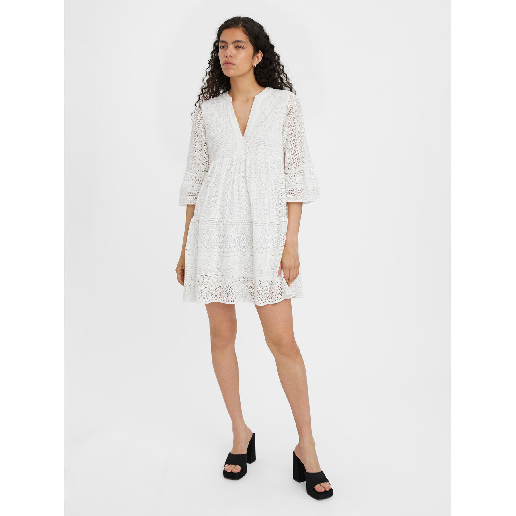 Vero Moda Лятна рокля Honey 10275875 Бял Relaxed Fit - Pepit.bg