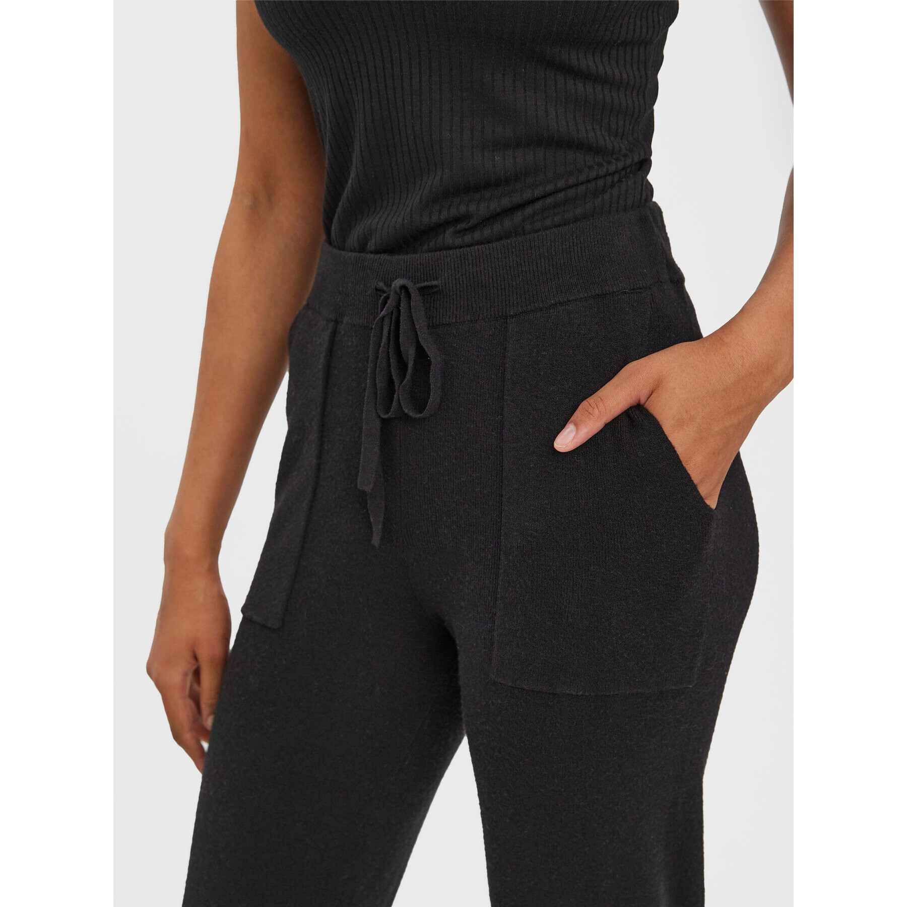 Vero Moda Плетени панталони Nancy 10270495 Черен Regular Fit - Pepit.bg