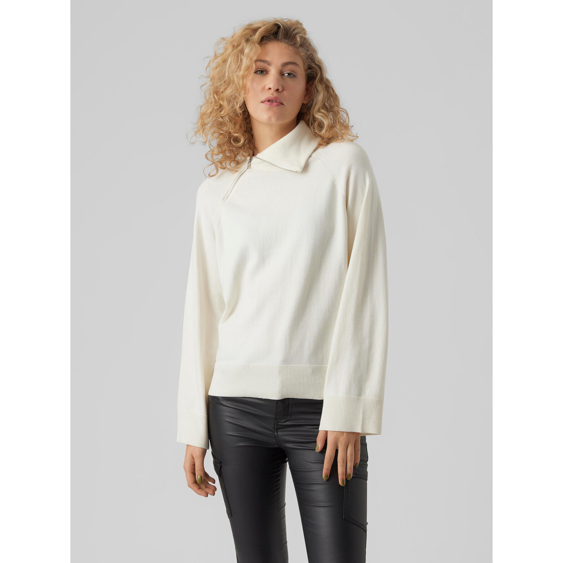 Vero Moda Поло Vivan 10271449 Екрю Relaxed Fit - Pepit.bg