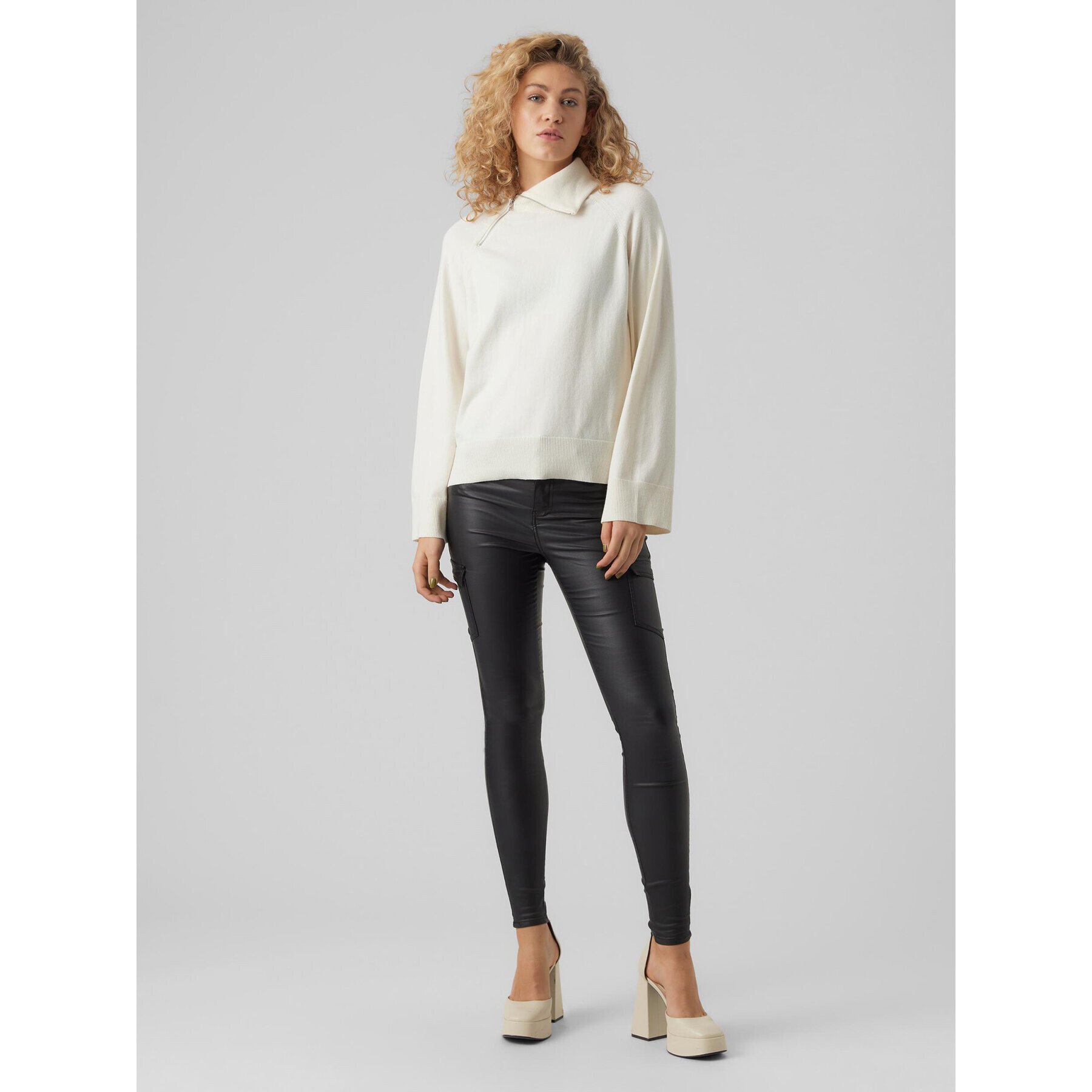 Vero Moda Поло Vivan 10271449 Екрю Relaxed Fit - Pepit.bg