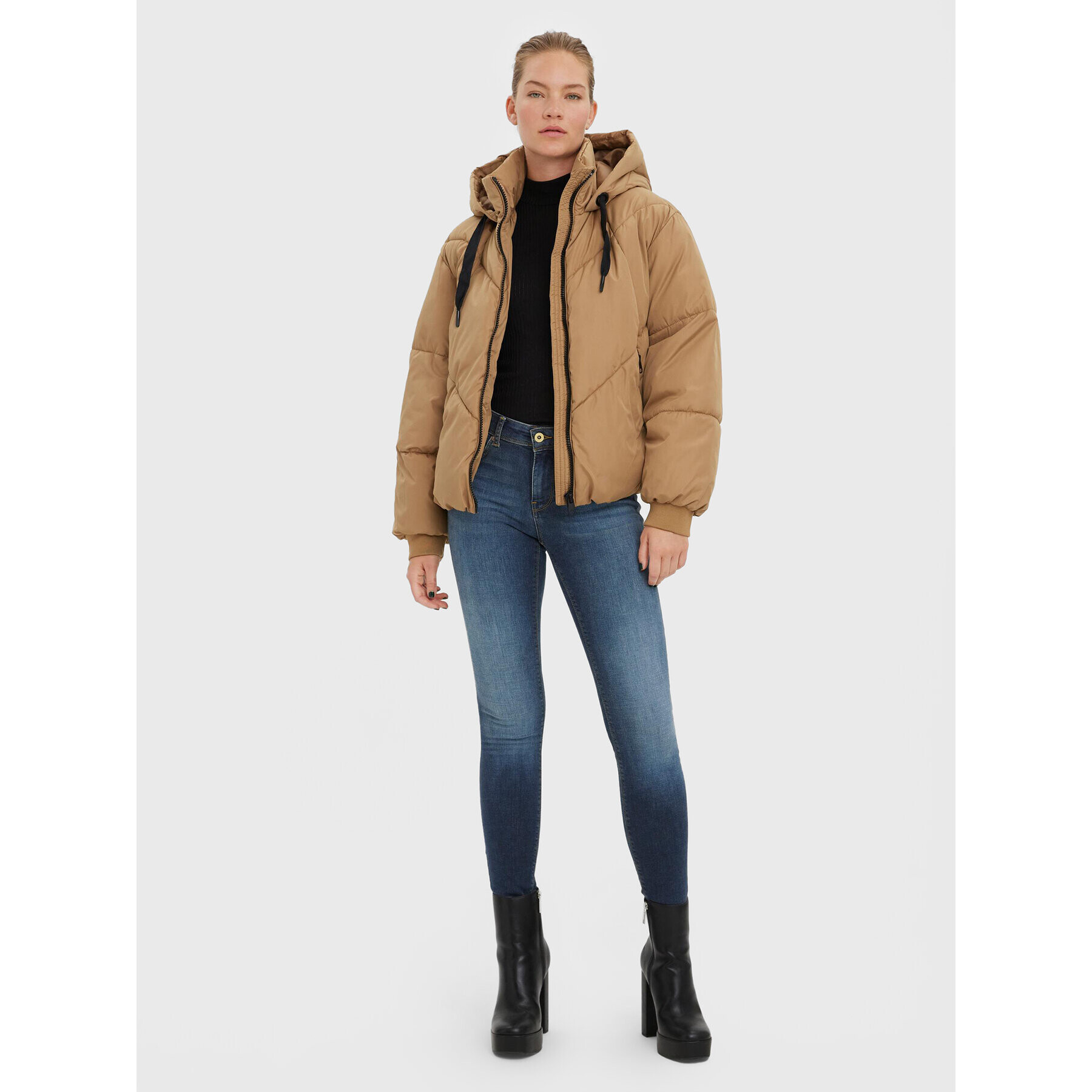 Vero Moda Пухено яке Beverly 10267111 Кафяв Regular Fit - Pepit.bg